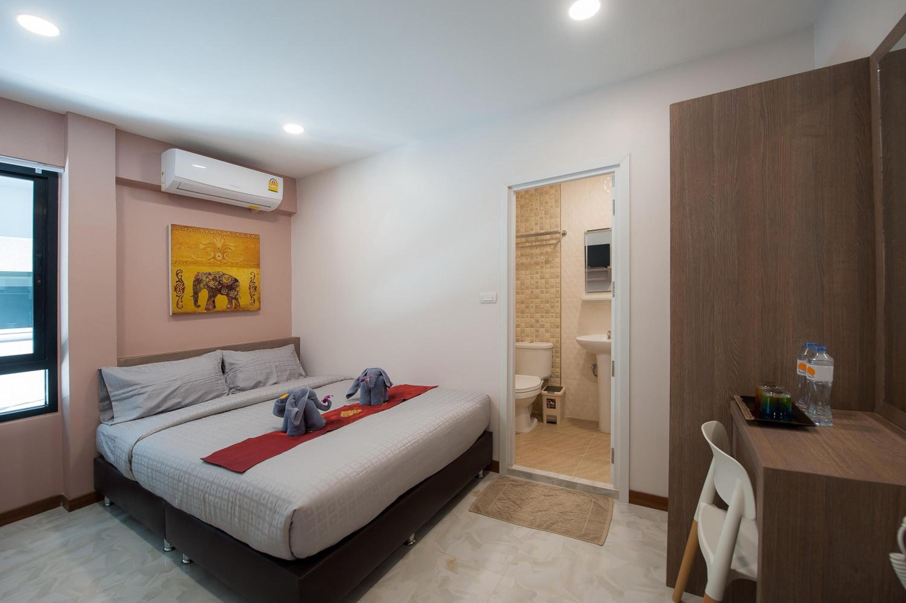 Deluxe Double Room photo 2