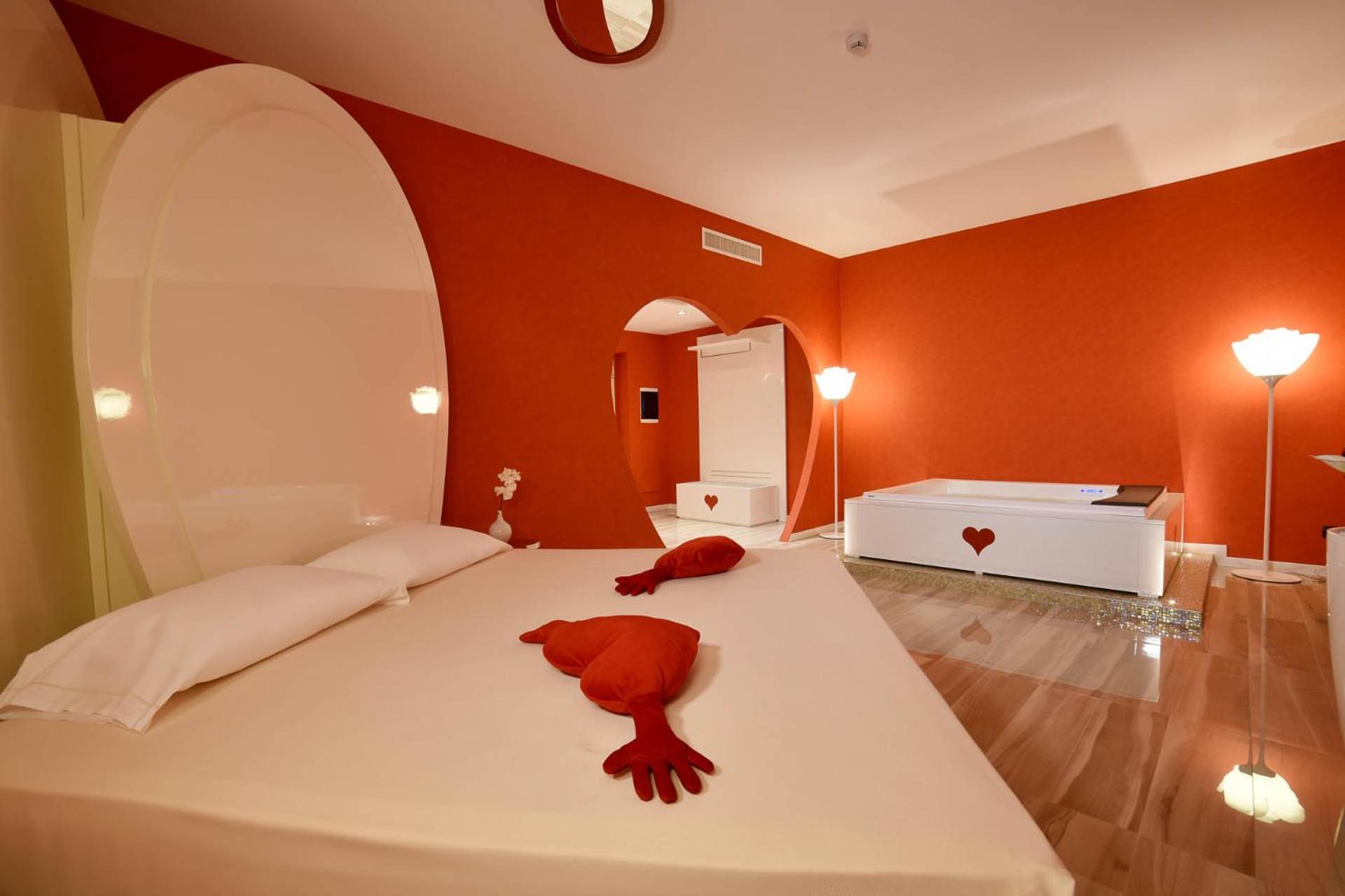 King Room with Spa Bath - Photo 3