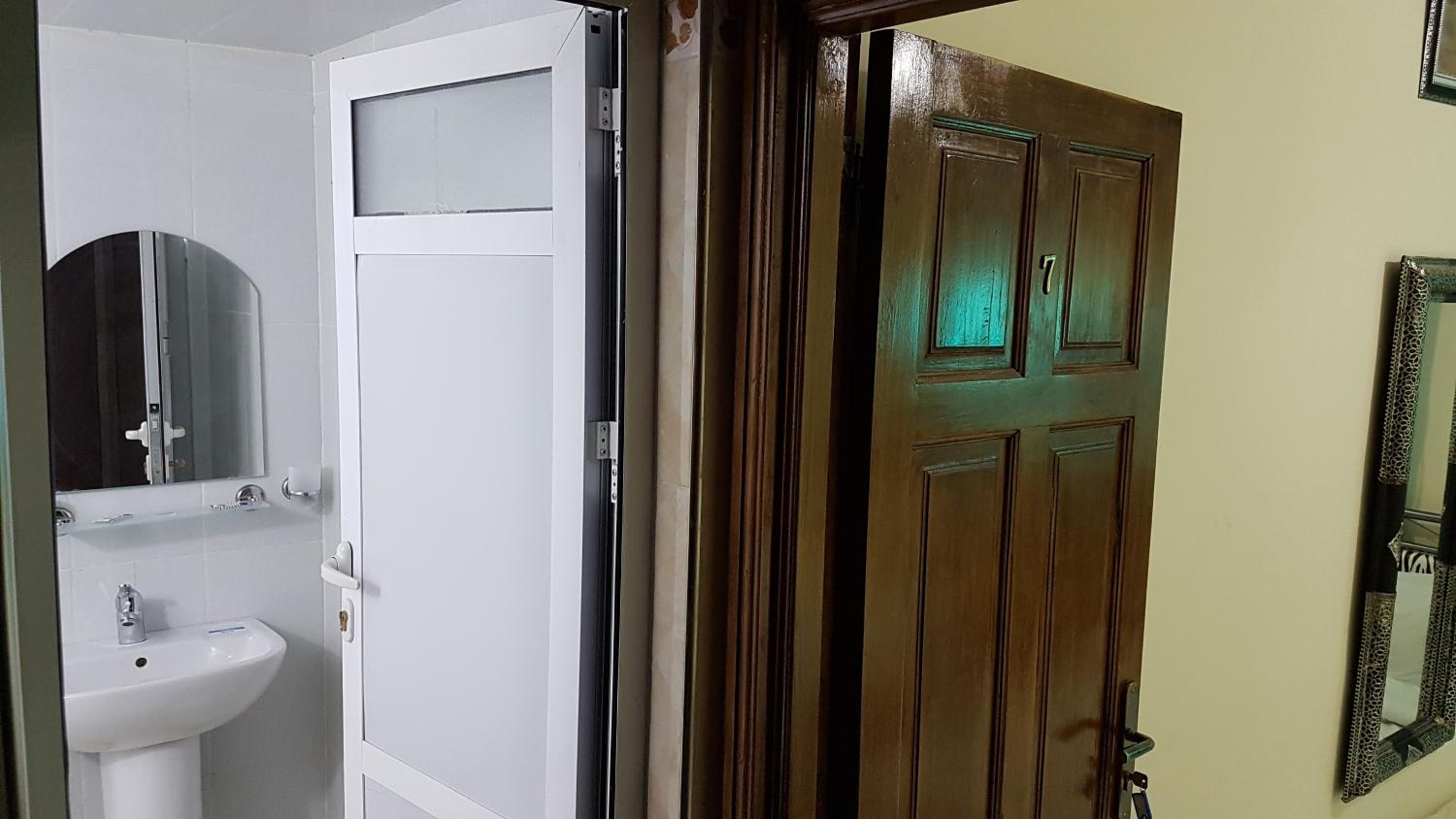 Standard Double Room with Shared Bathroom photo 3