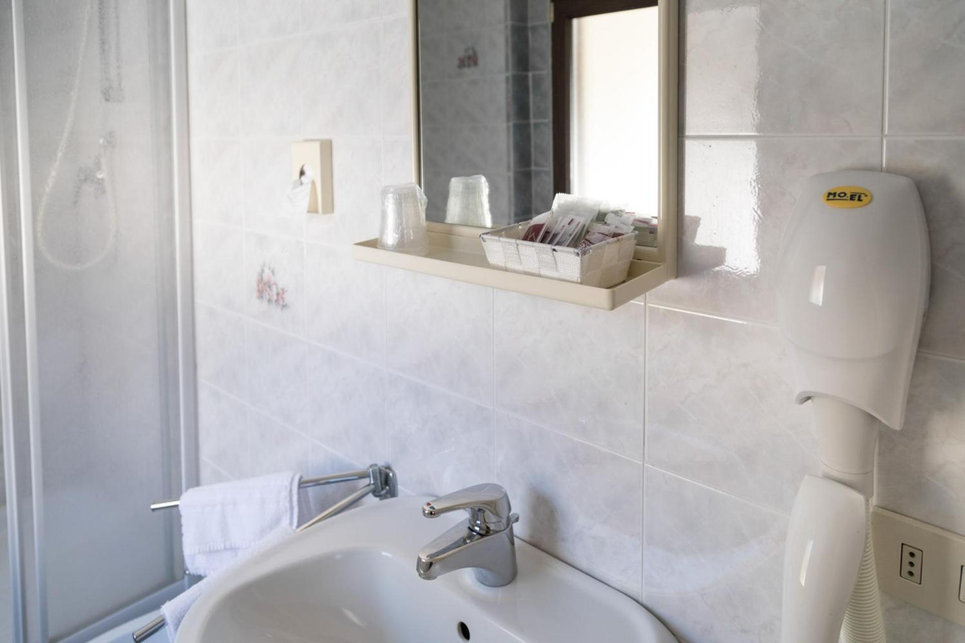 Double Room - Photo 10