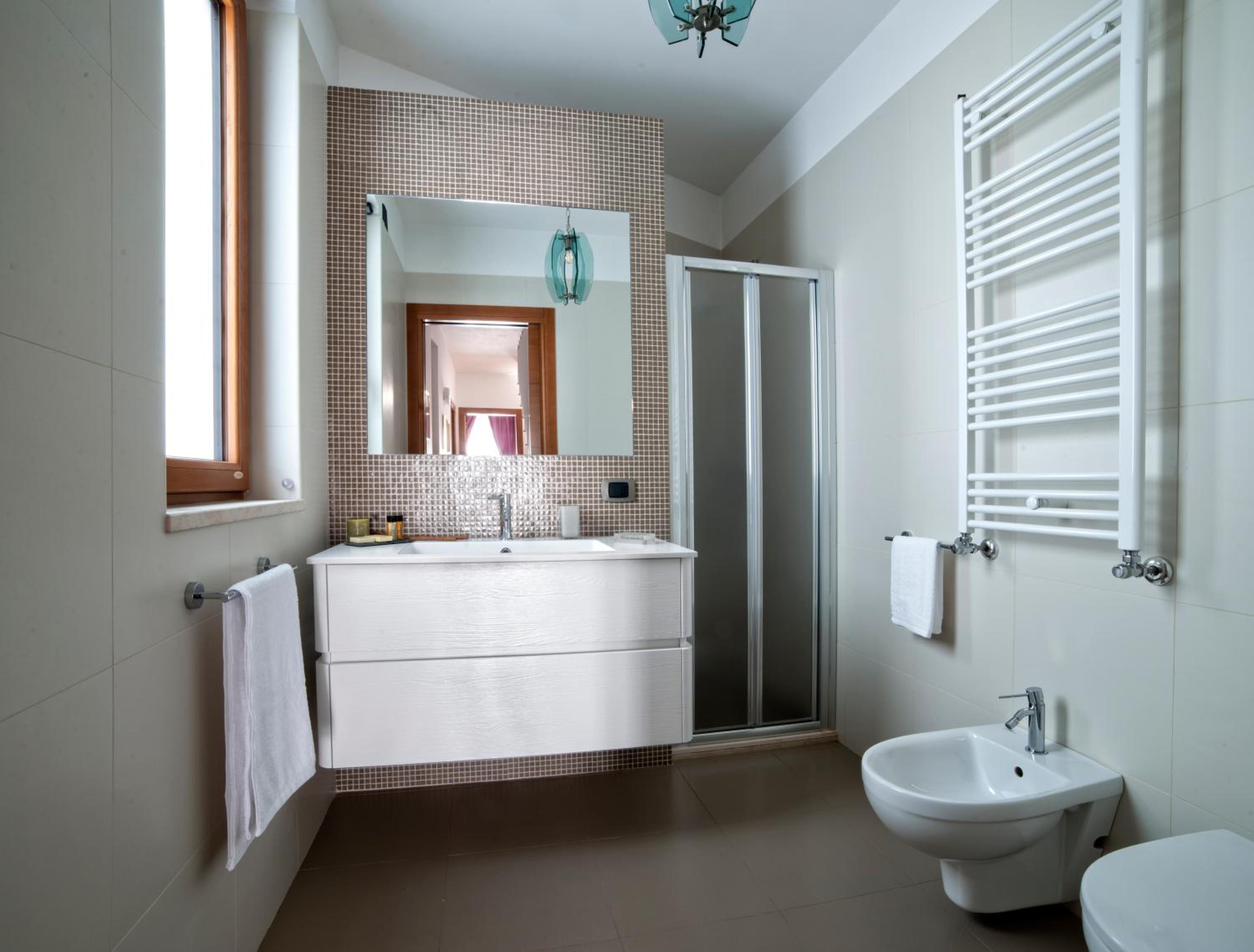 Deluxe Room - Photo 7