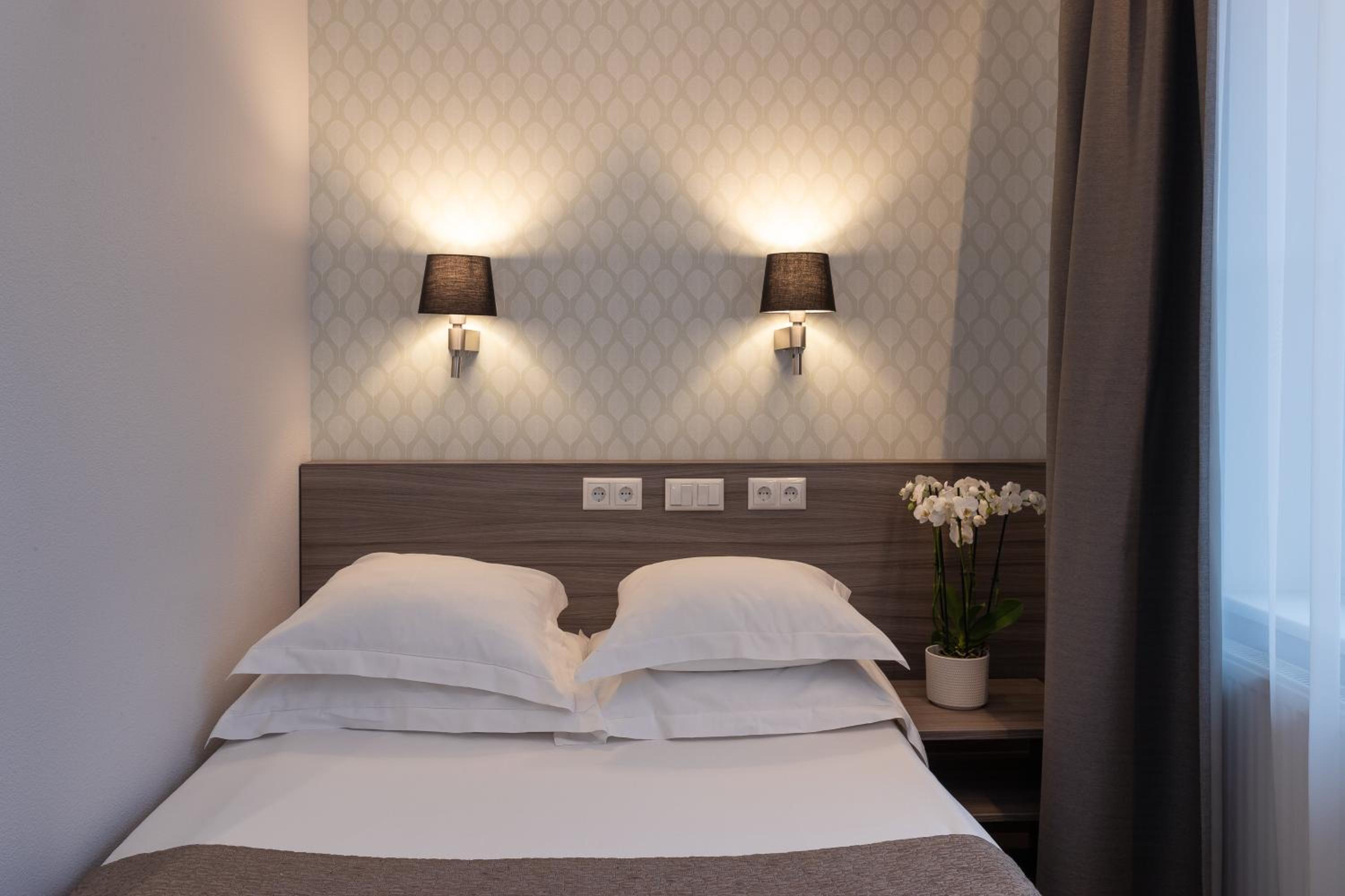 Small Double Room - Photo 2