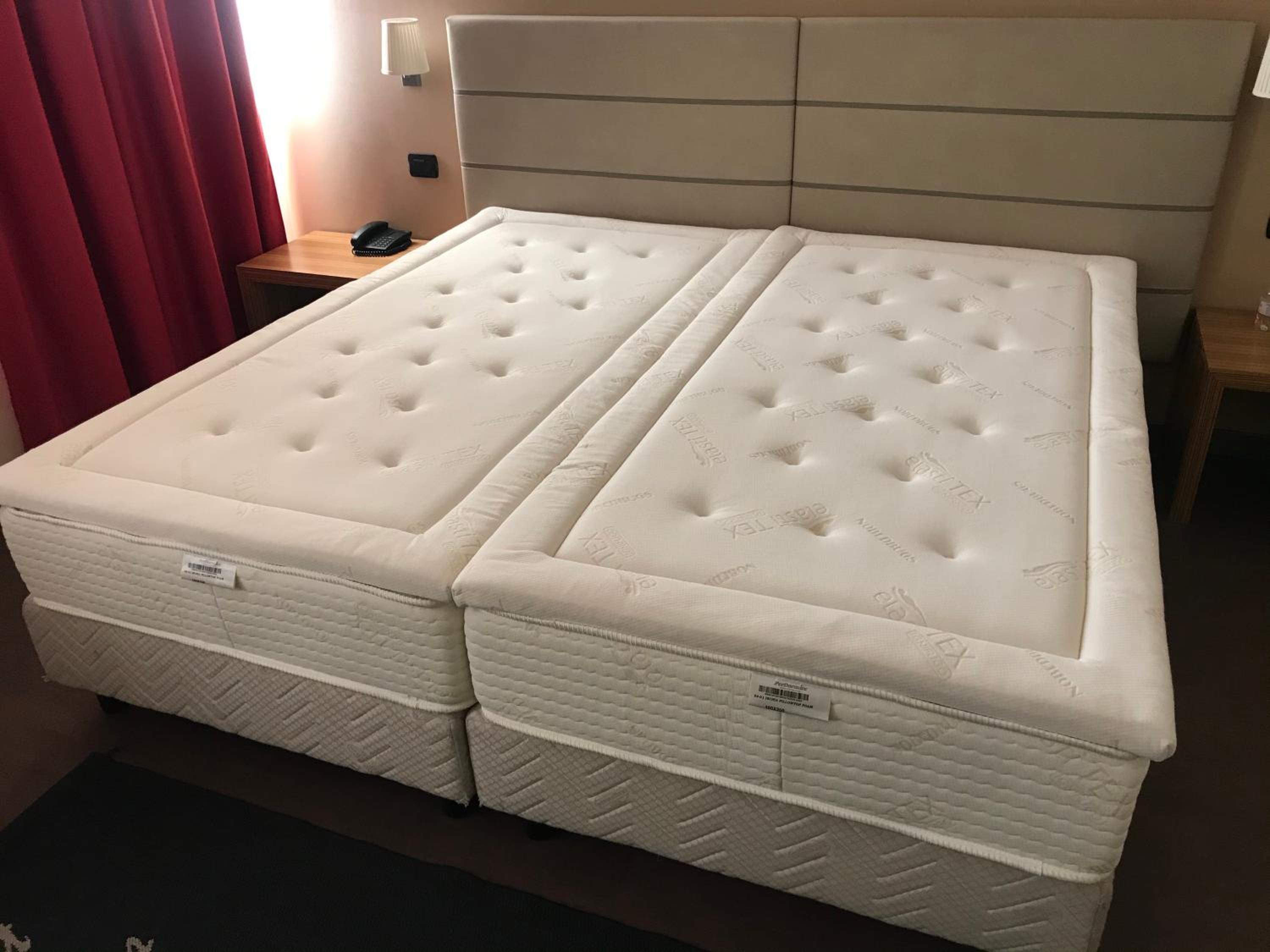 Standard Twin Room - Photo 3