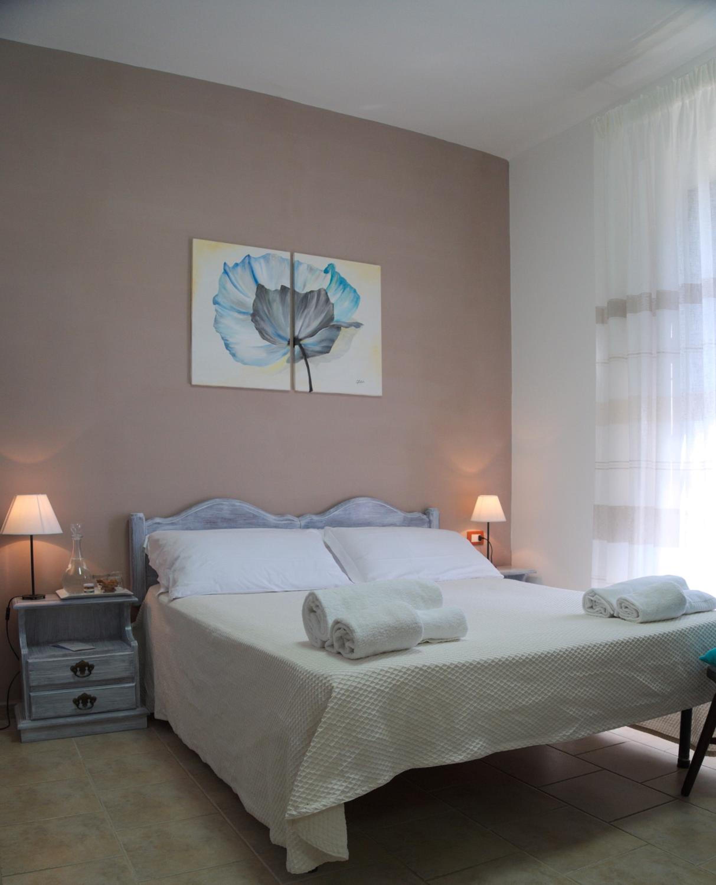 Basic Triple Room photo 3