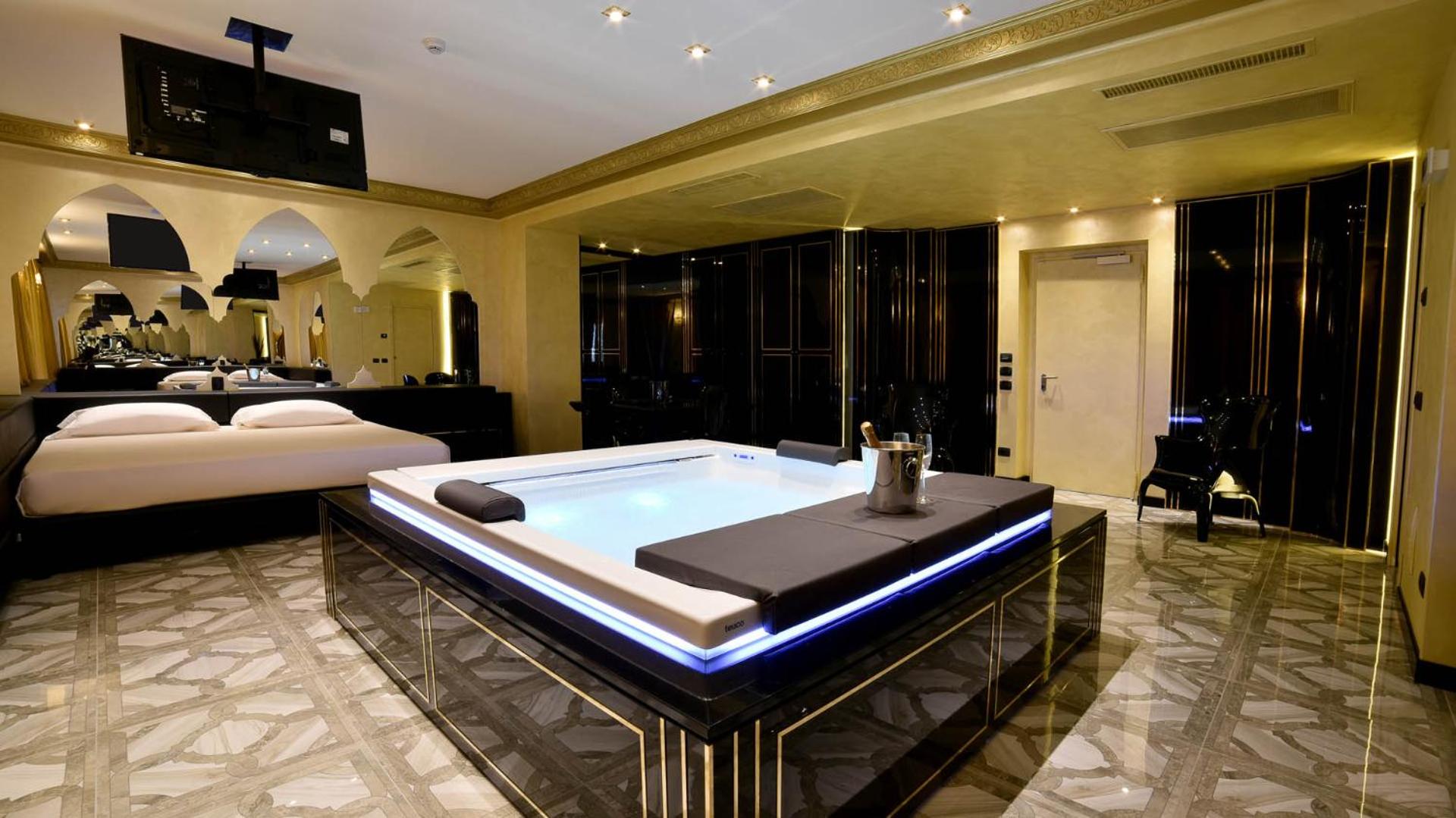 Queen Room with Spa Bath - Photo 5
