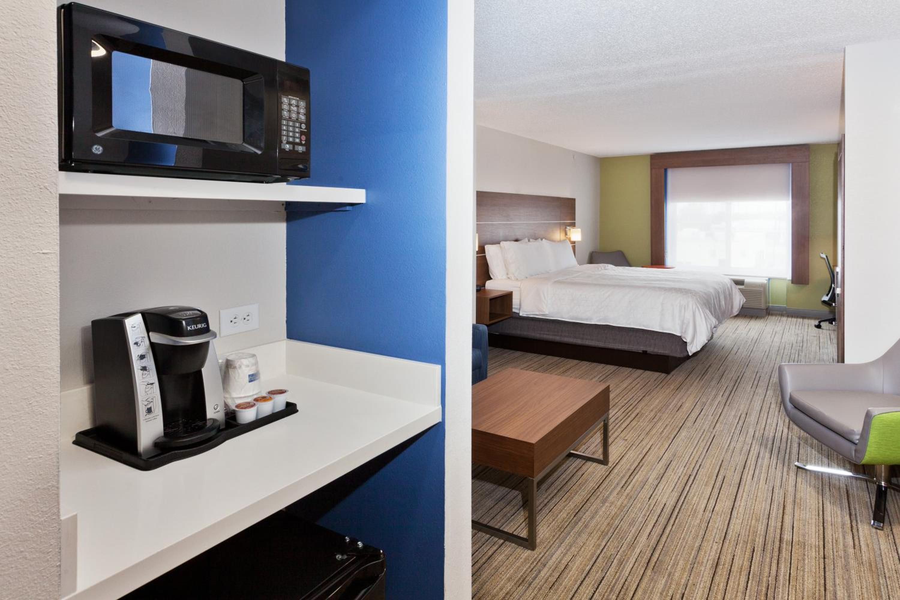 King Suite with Sofa Bed - Photo 4