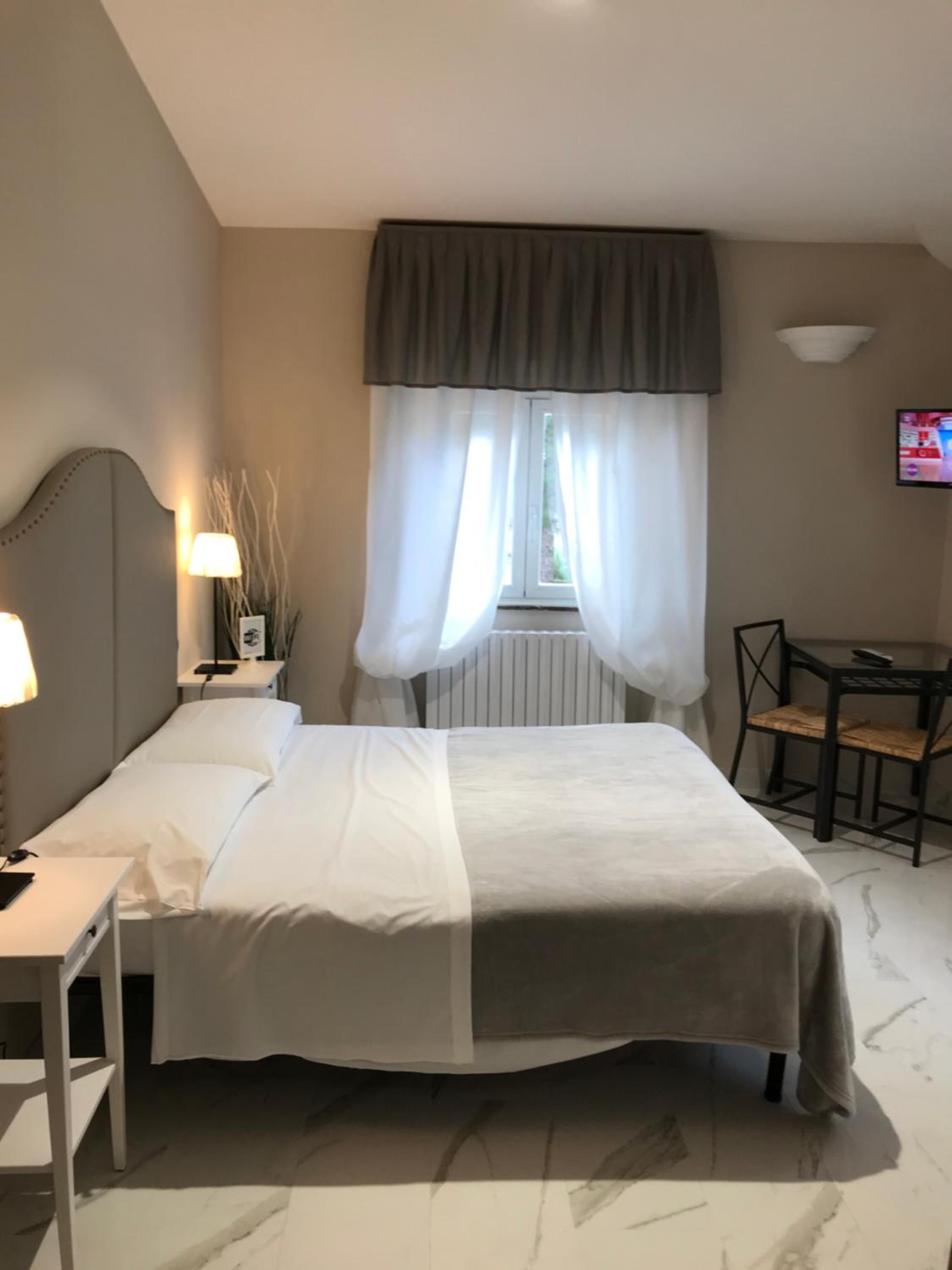 Standard Double or Twin Room photo 3
