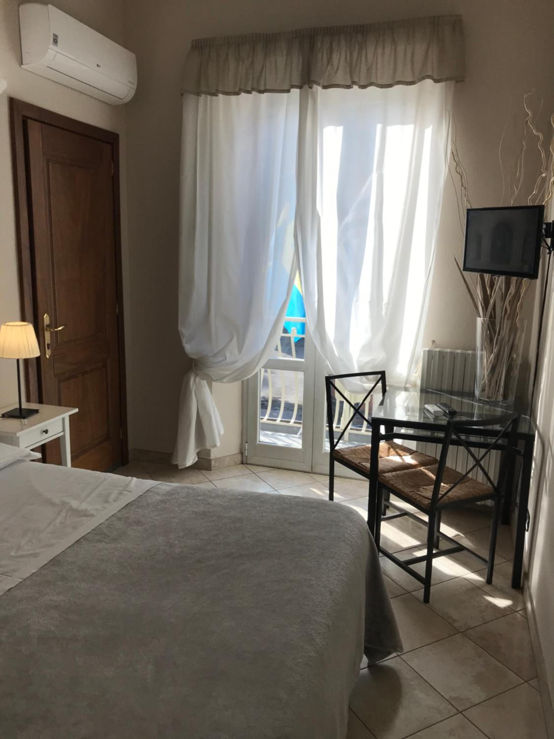 Budget Double Room photo 2