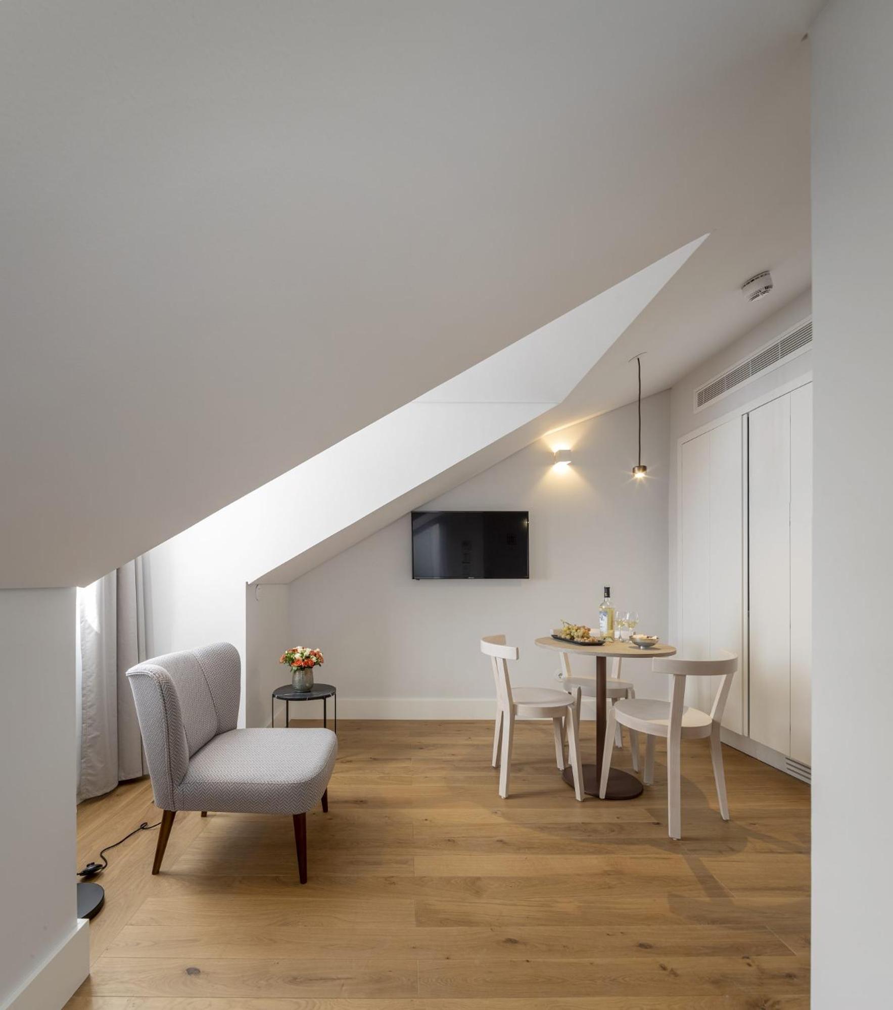 One-Bedroom Apartment - Photo 5
