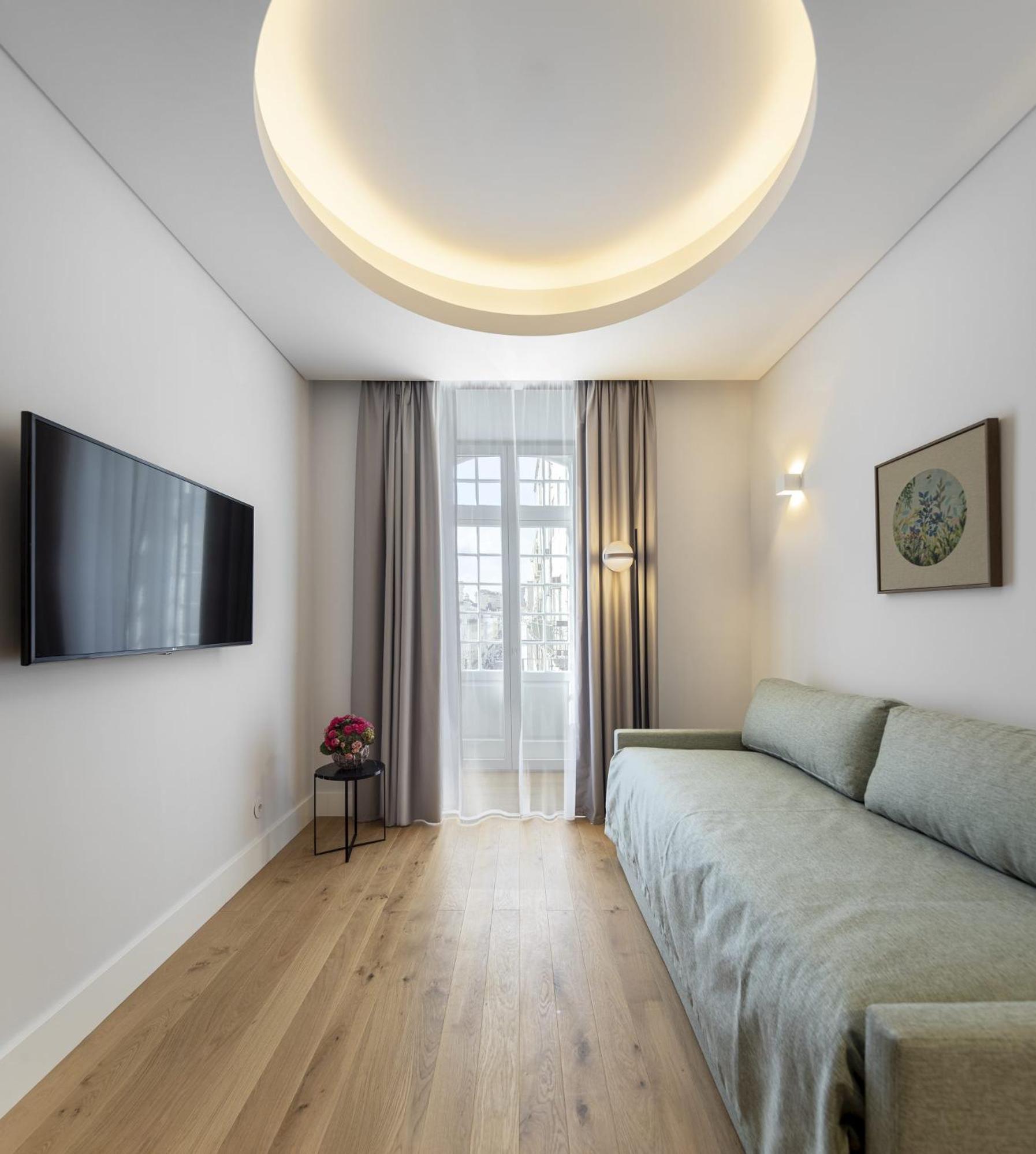 Superior One-Bedroom Apartment - Photo 6