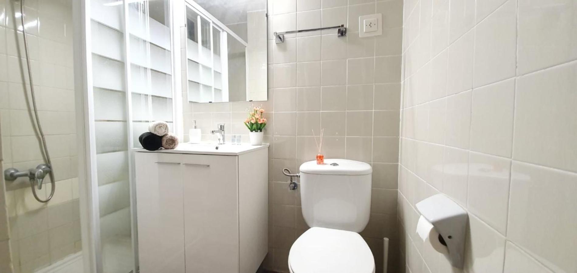 Three-Bedroom Apartment - Photo 6