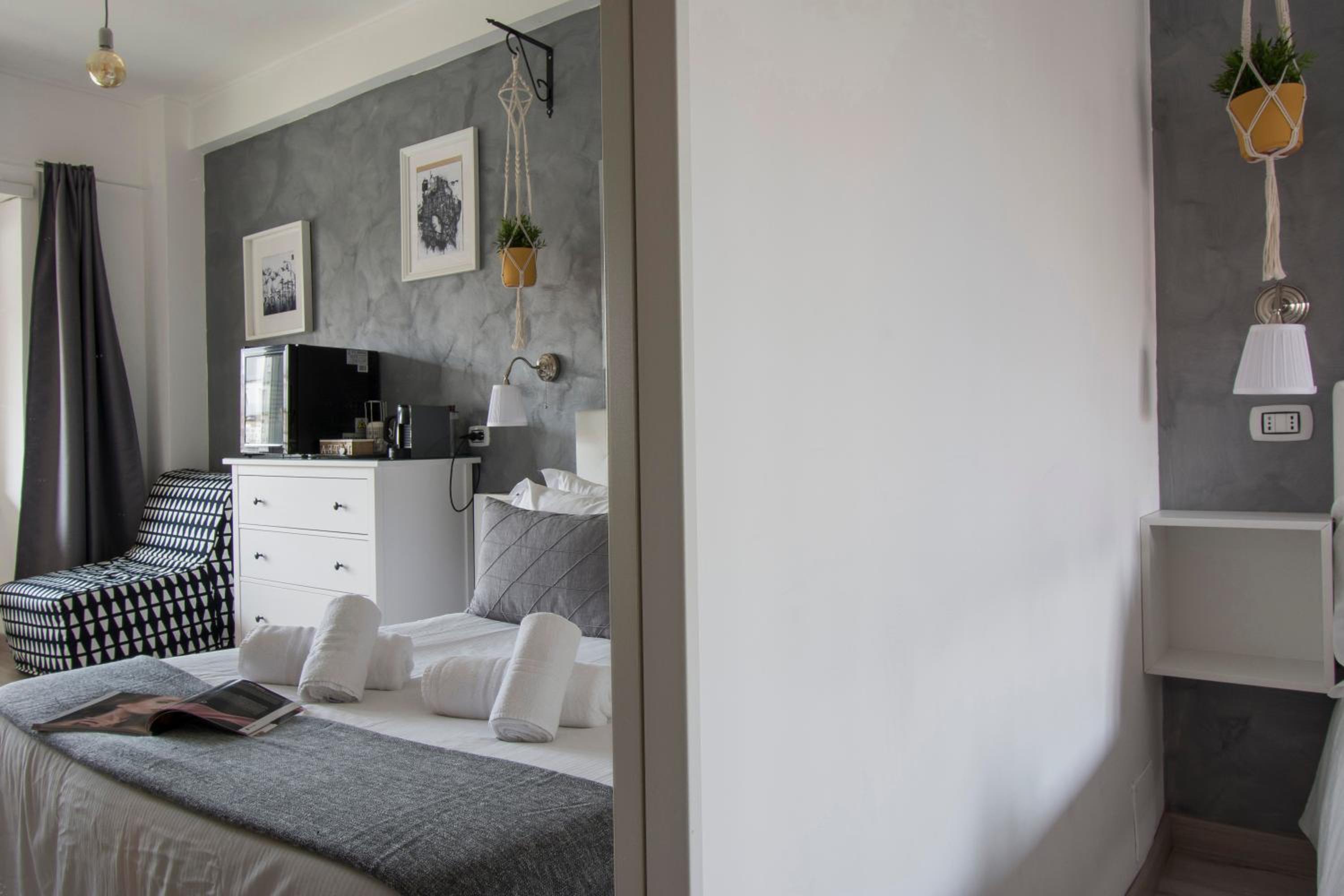 Deluxe Double Room with Balcony photo 1