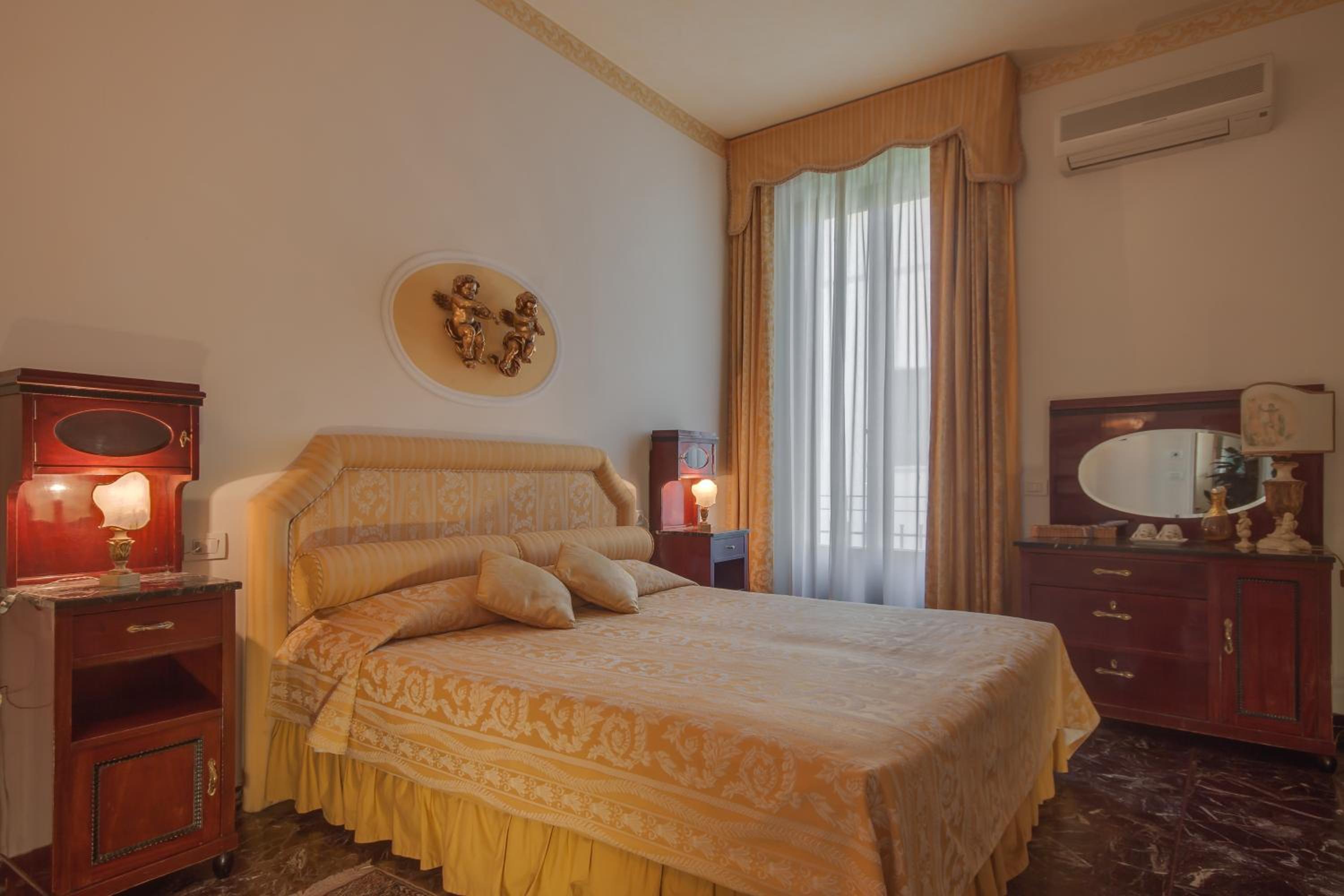 Double or Twin Room photo 1