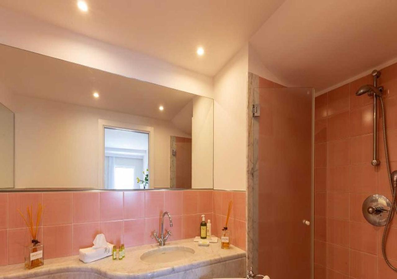 Superior Suite	with Terrace and Sea View - Photo 7