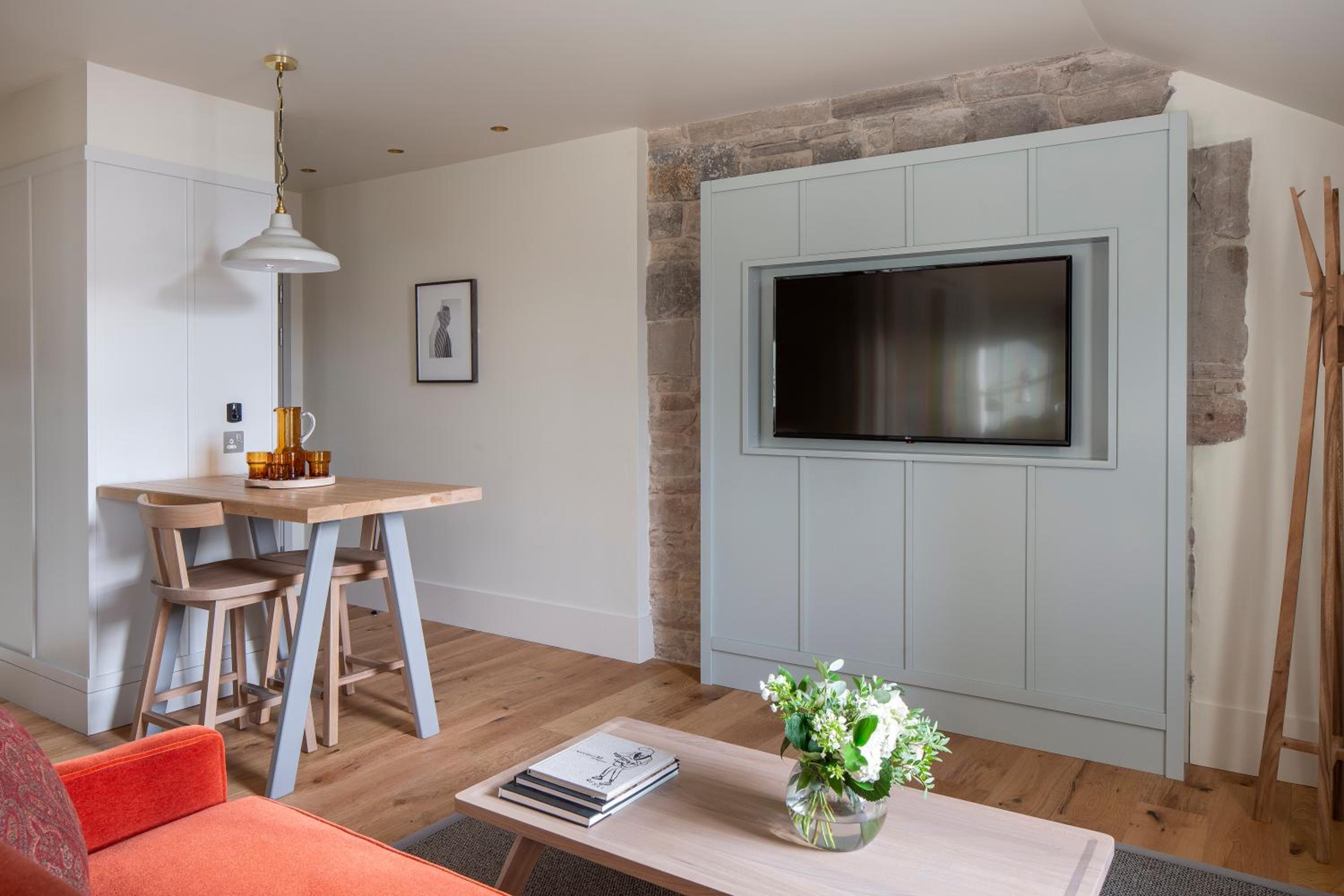 Deluxe Open Plan Apartment thumbnail 5