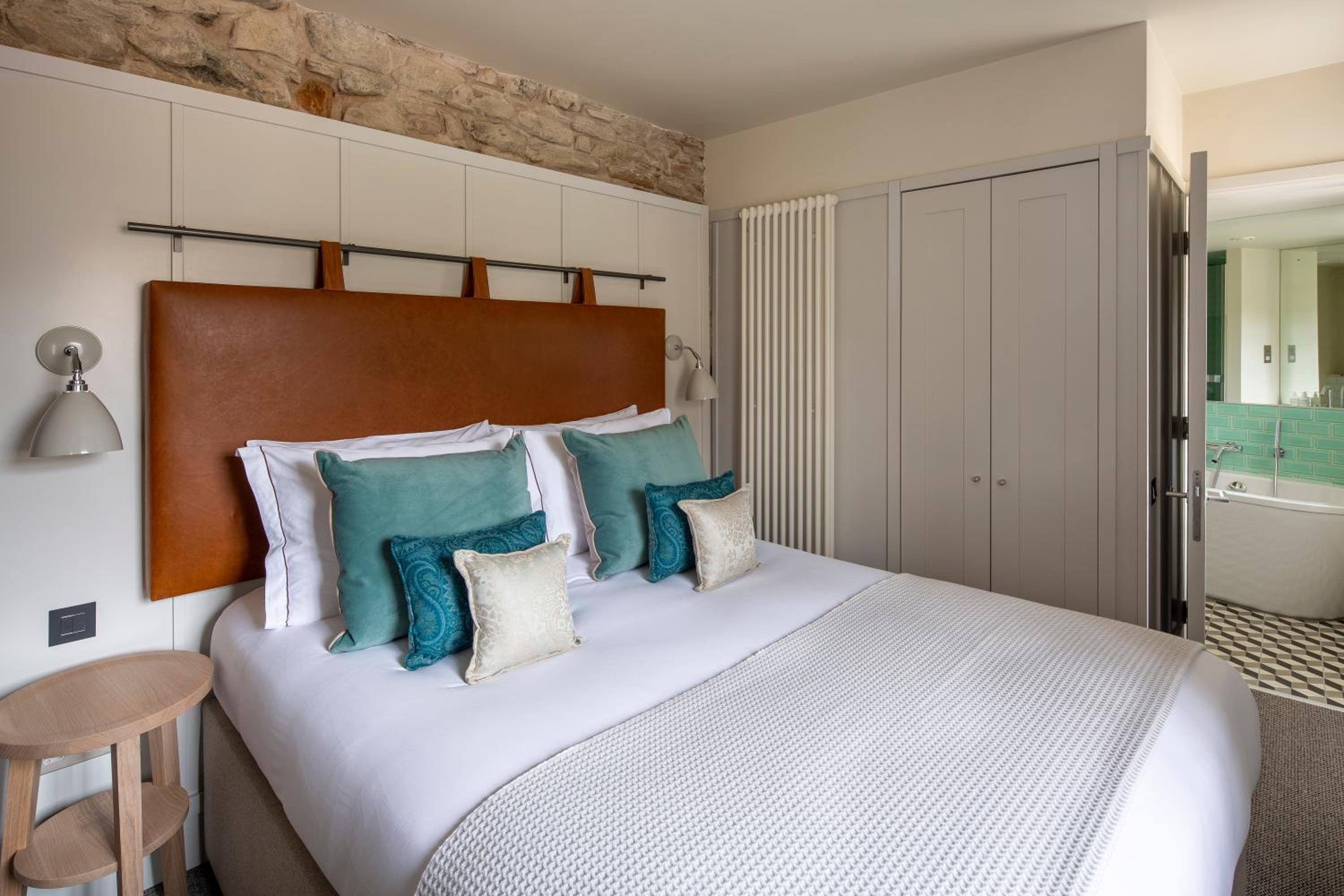 Deluxe Two Bedroom Apartment