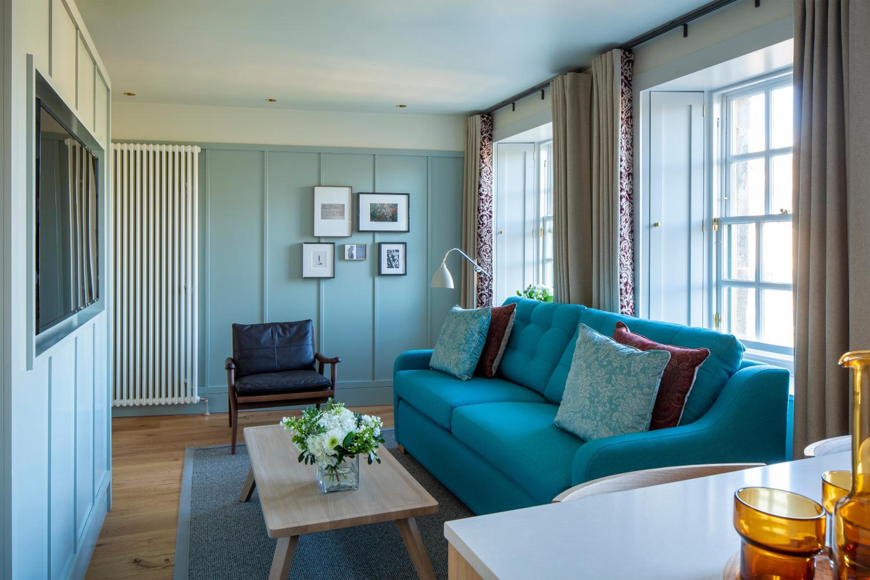 Deluxe One Bedroom Apartment