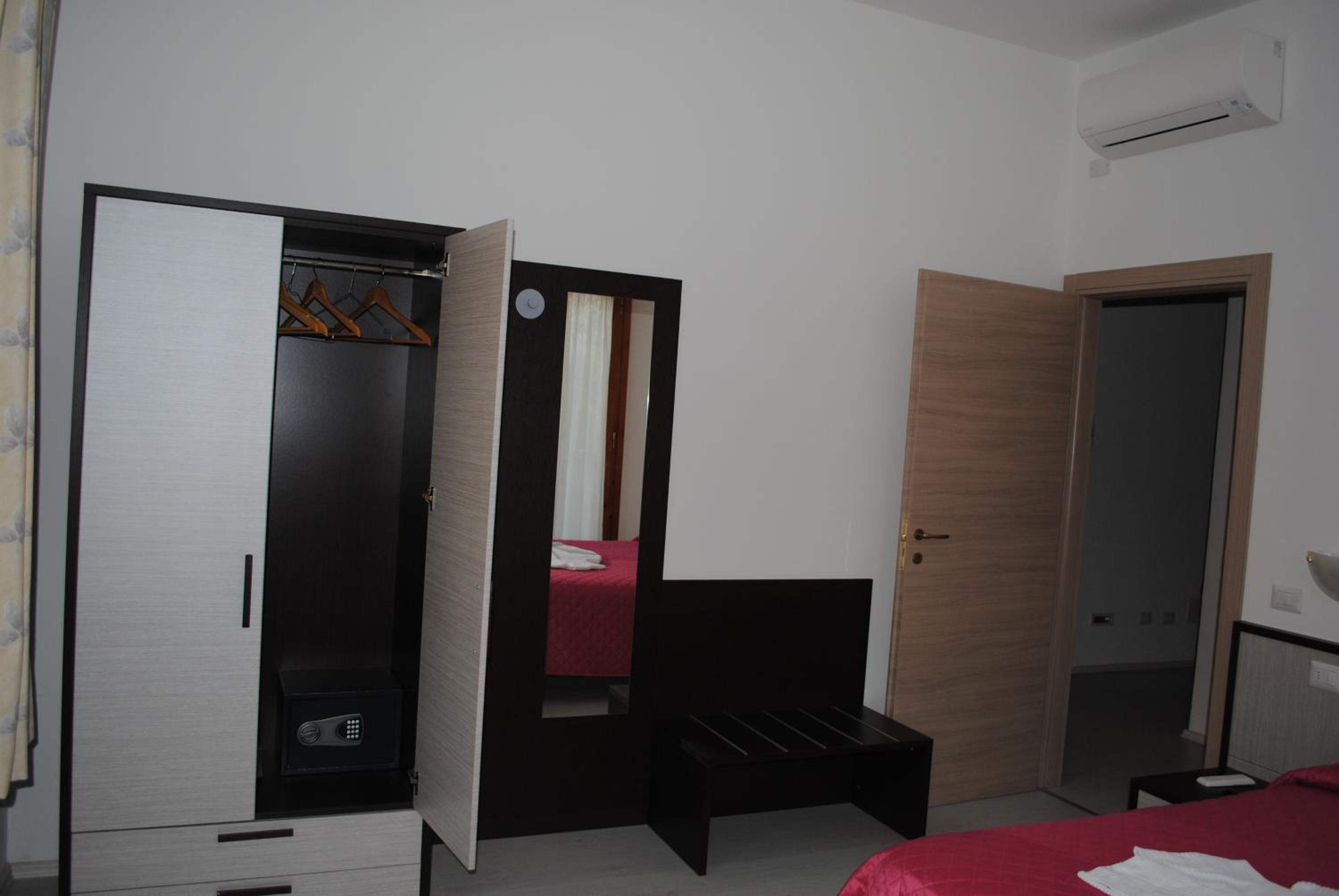 Standard Double Room - Ground Floor photo 3