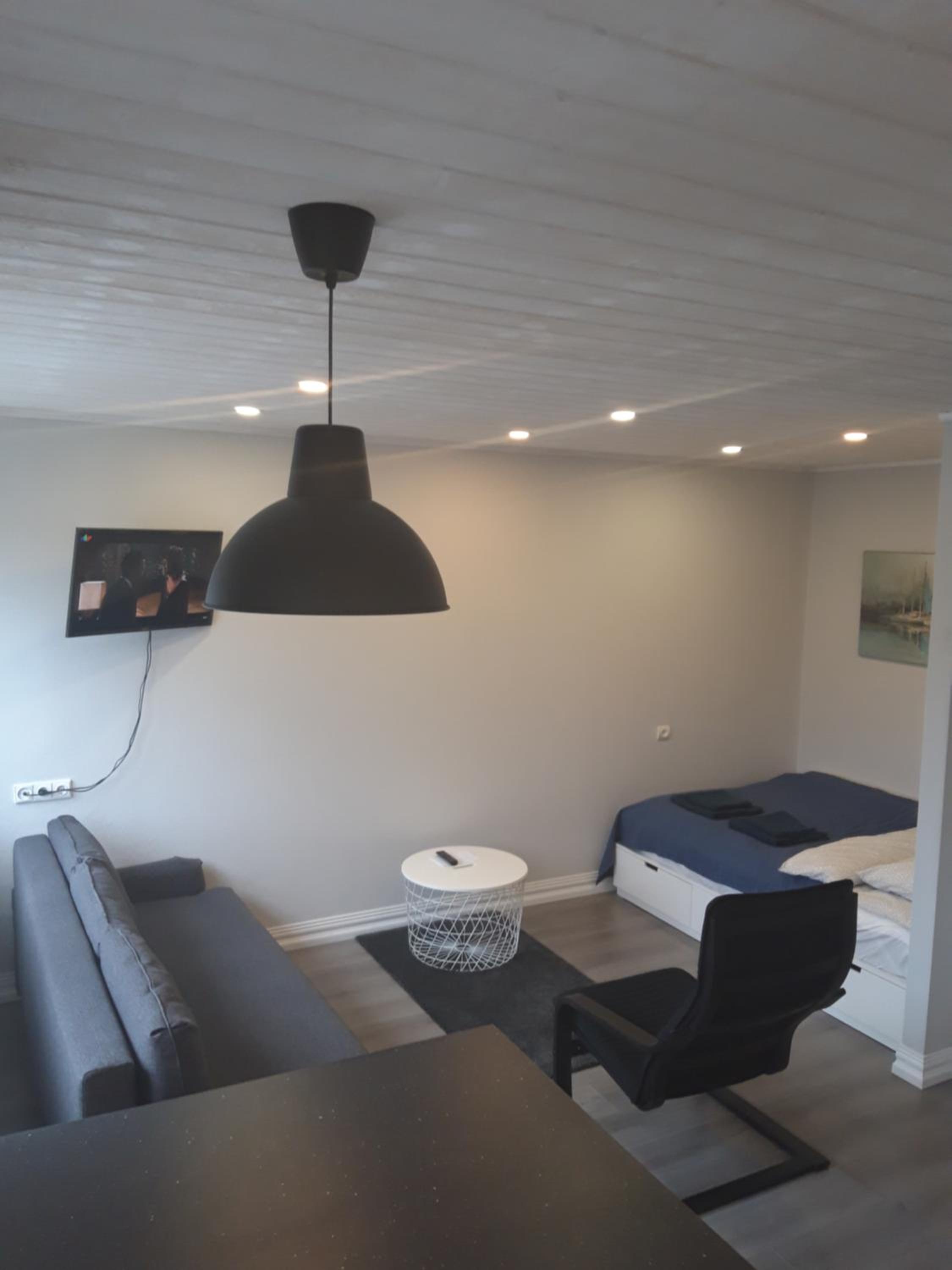 One-Bedroom Apartment - Photo 8
