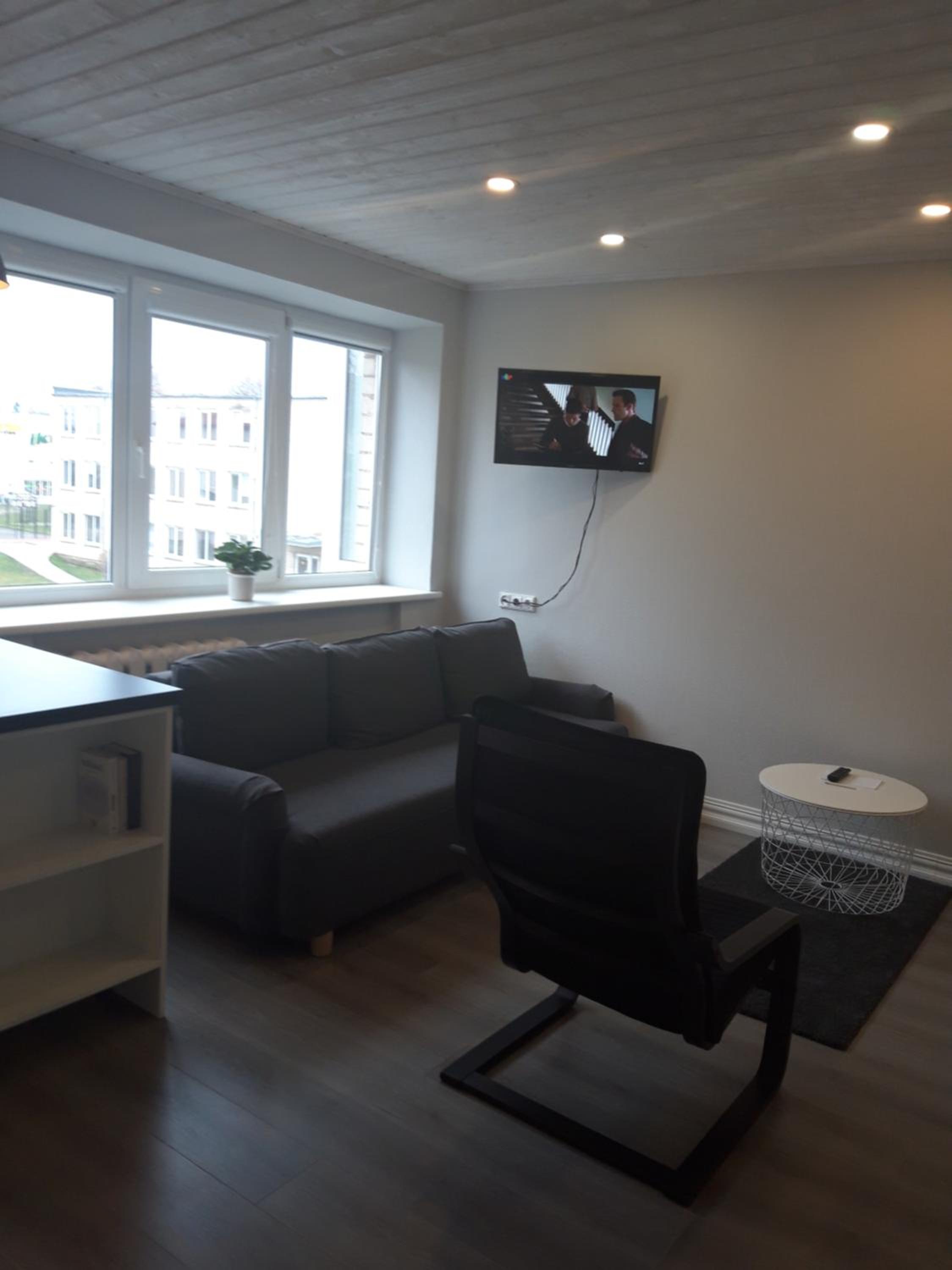 One-Bedroom Apartment - Photo 6