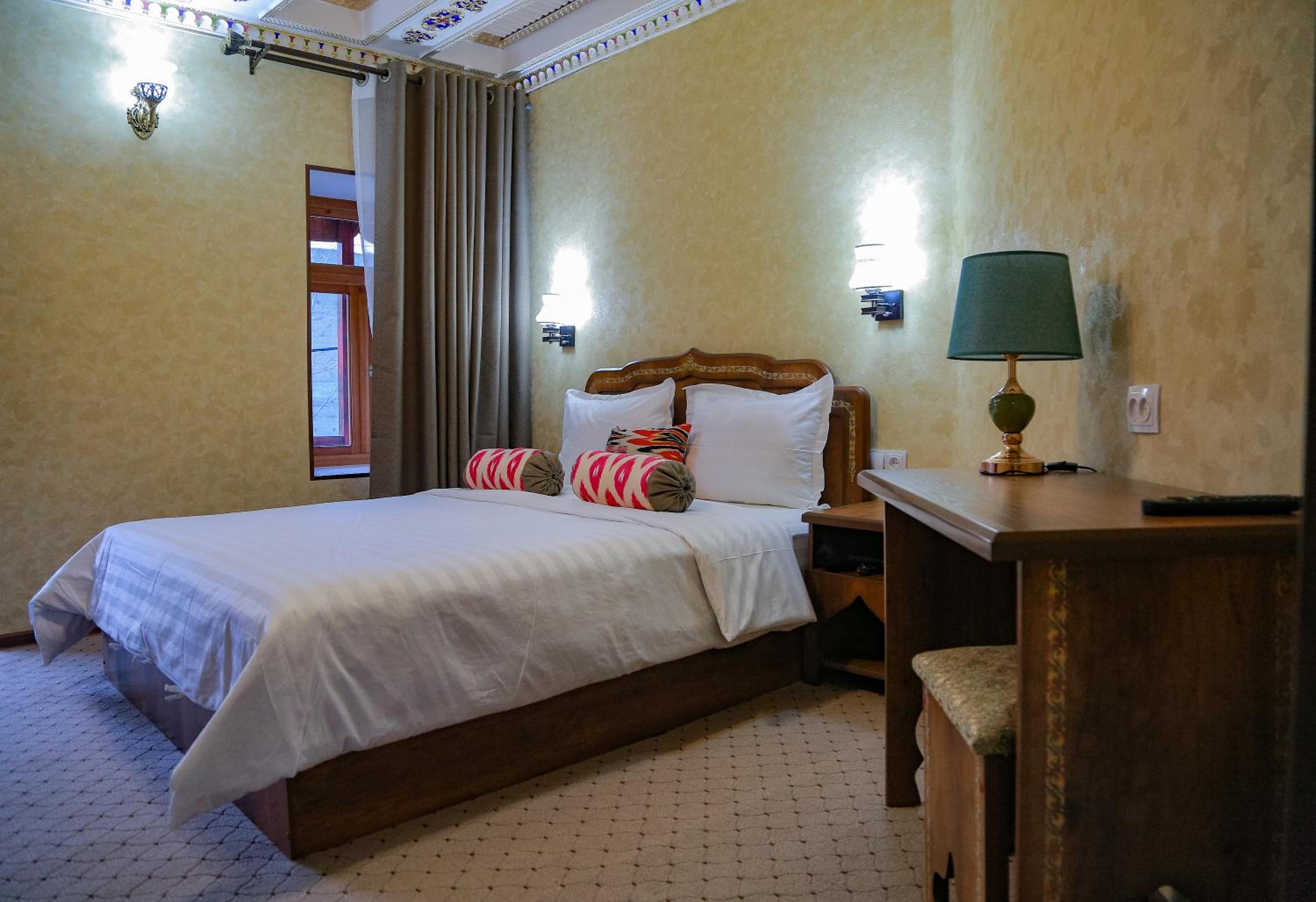Deluxe Double Room with Balcony photo 2