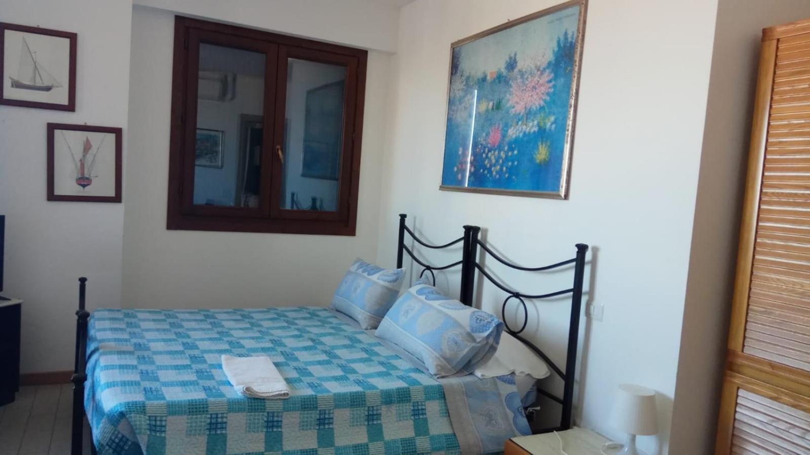 Double or Twin Room with Private Bathroom photo 2