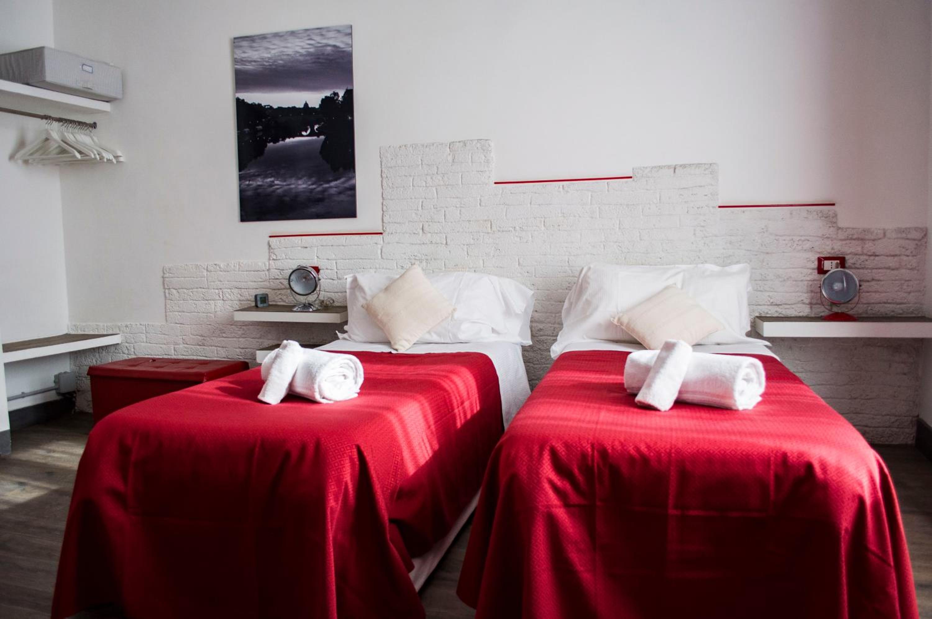 Superior Double or Twin Room with City View photo 2