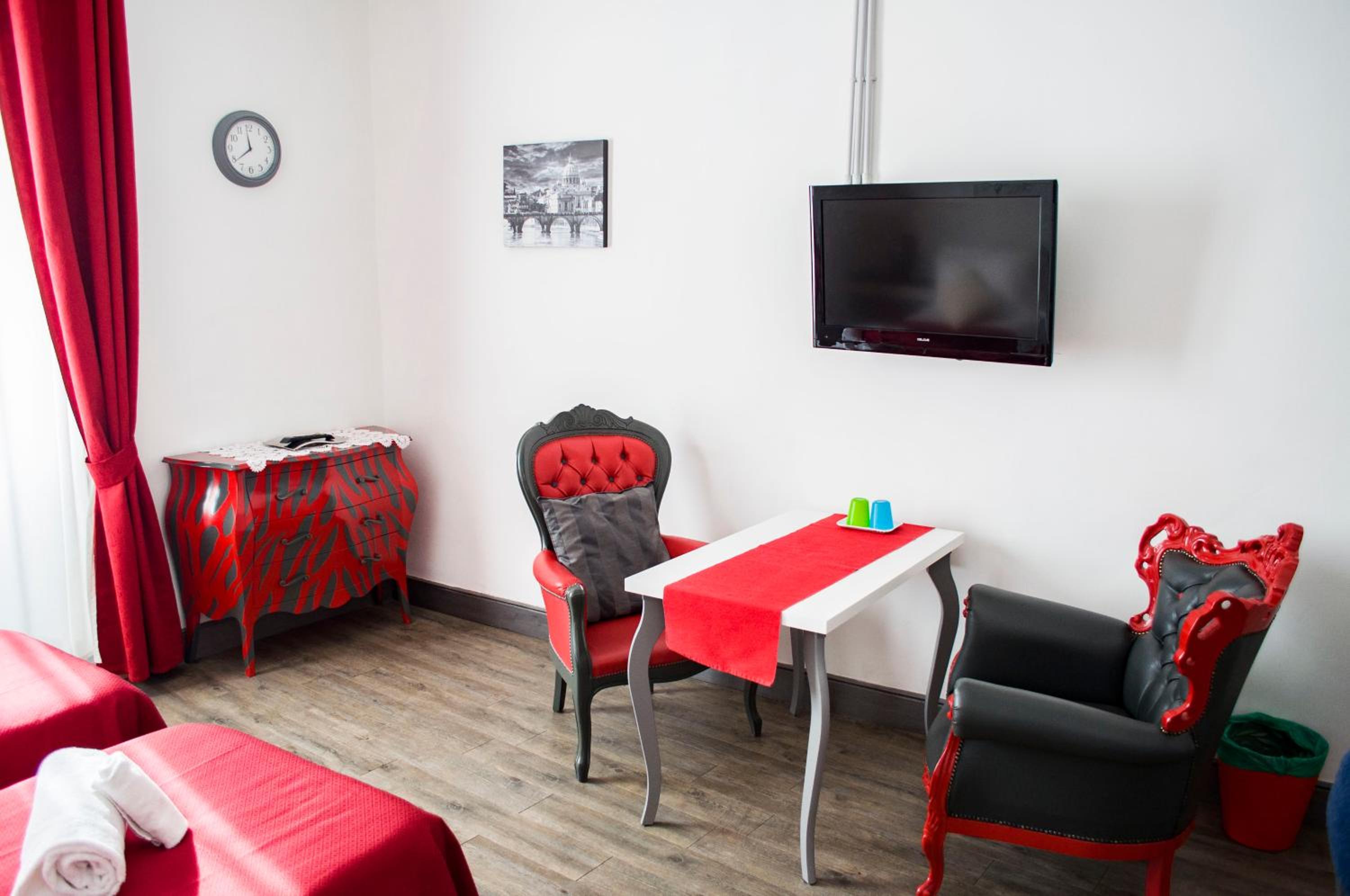 Superior Double or Twin Room with City View photo 2