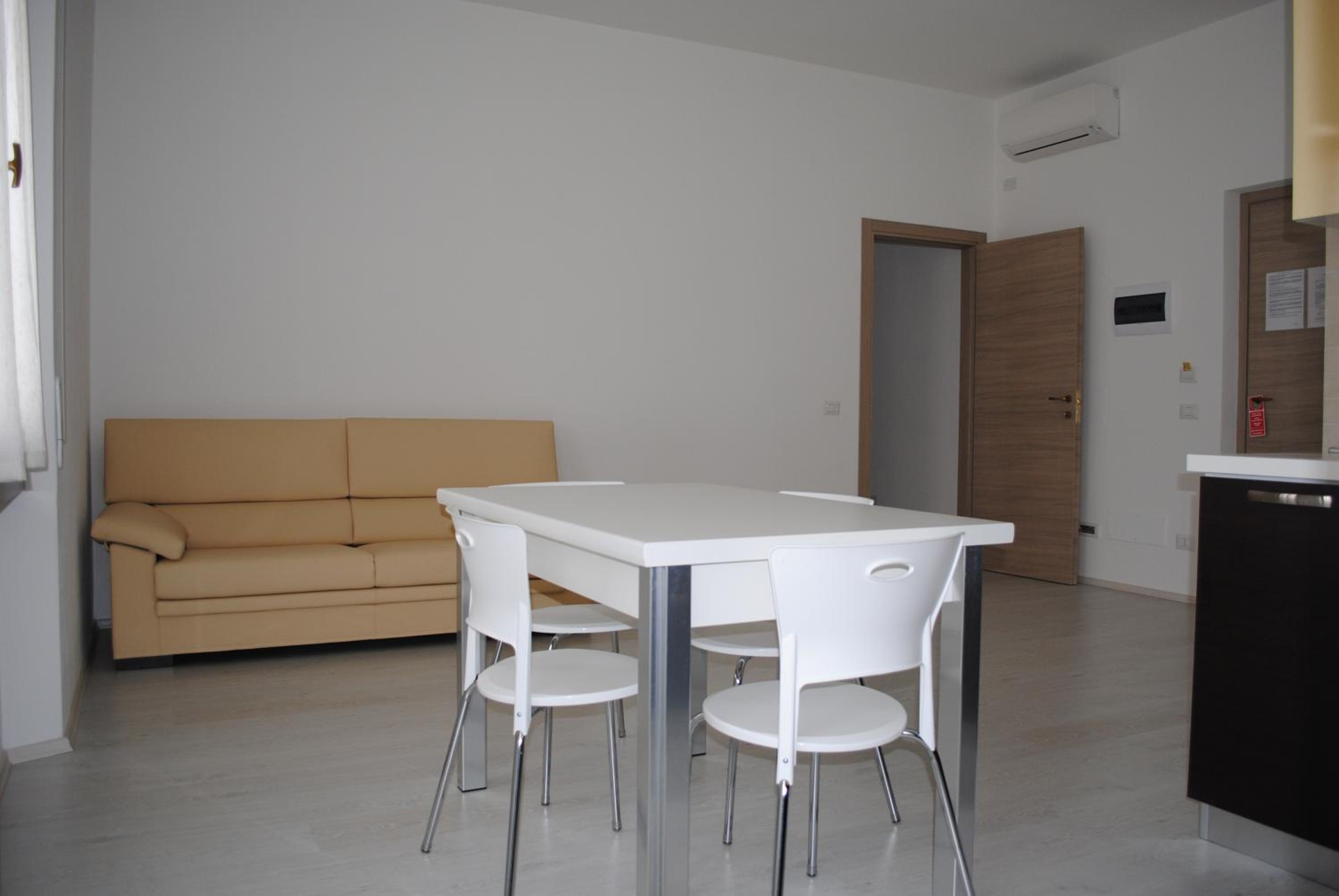 One-Bedroom Apartment - Ground Floor photo 2