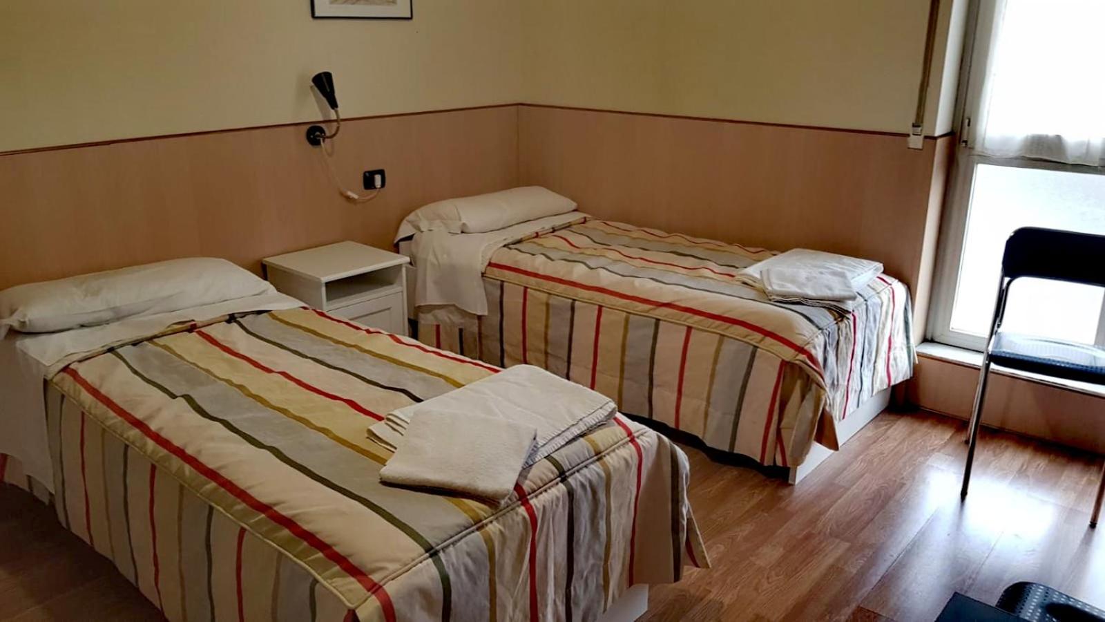 Triple Room with Private Bathroom - Photo 8