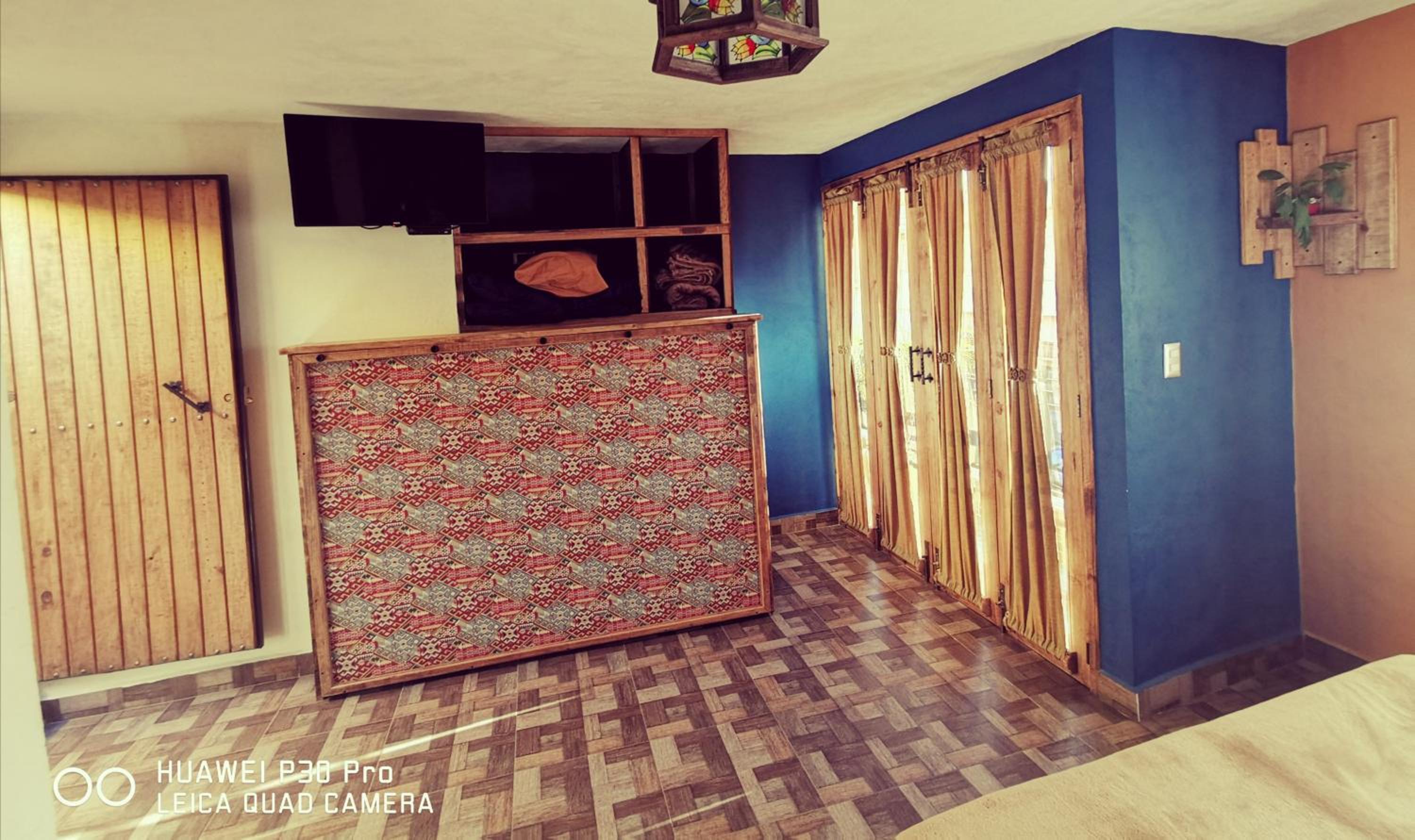 Queen Room with Balcony - Photo 5