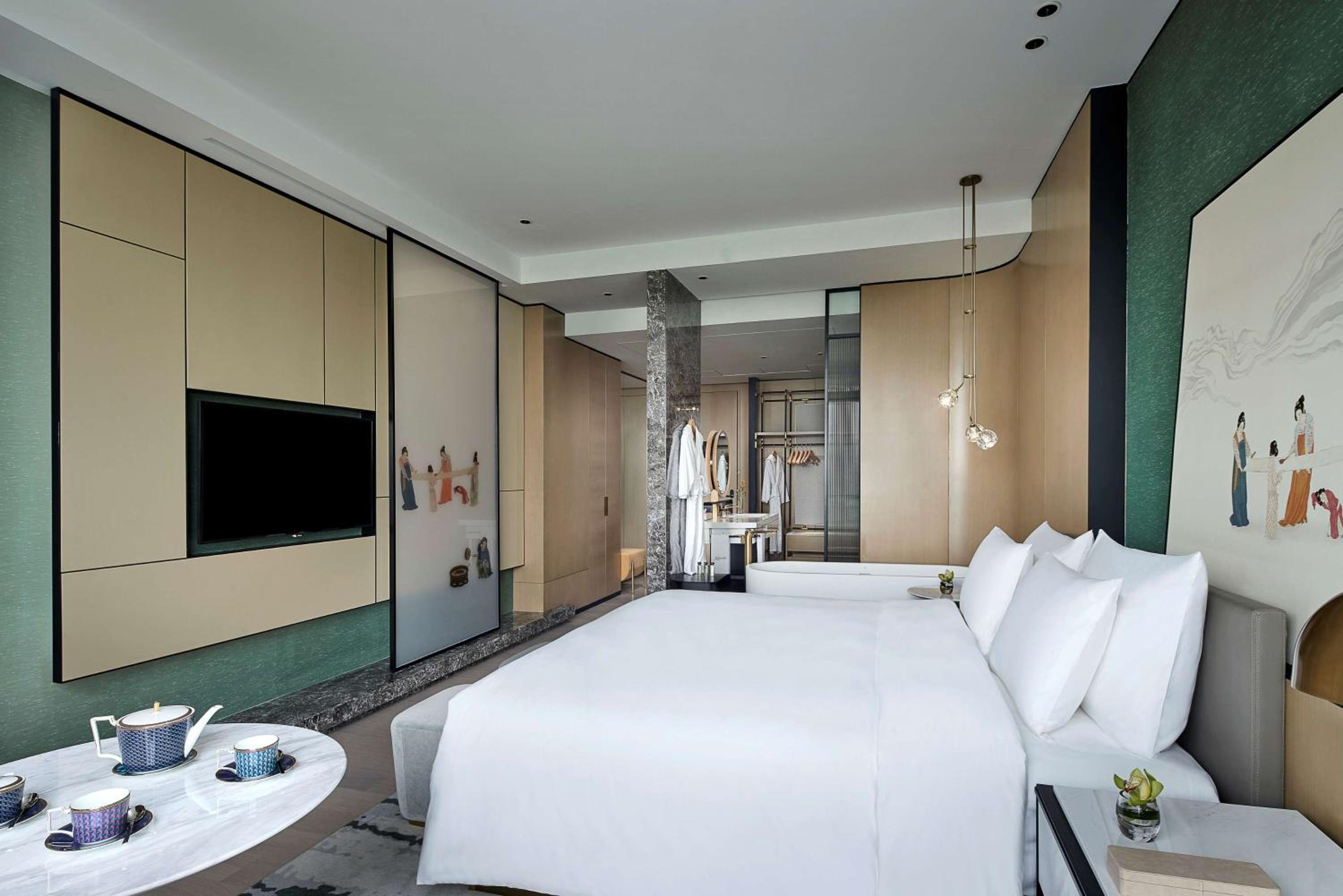 Deluxe King Room - Photo 3