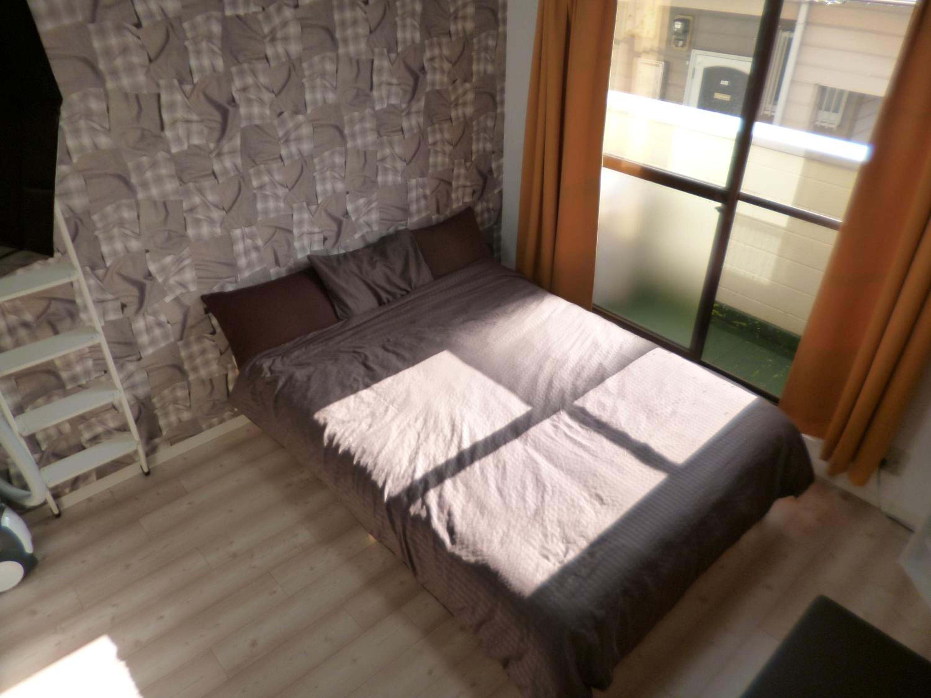 One-Bedroom Apartment - Photo 1