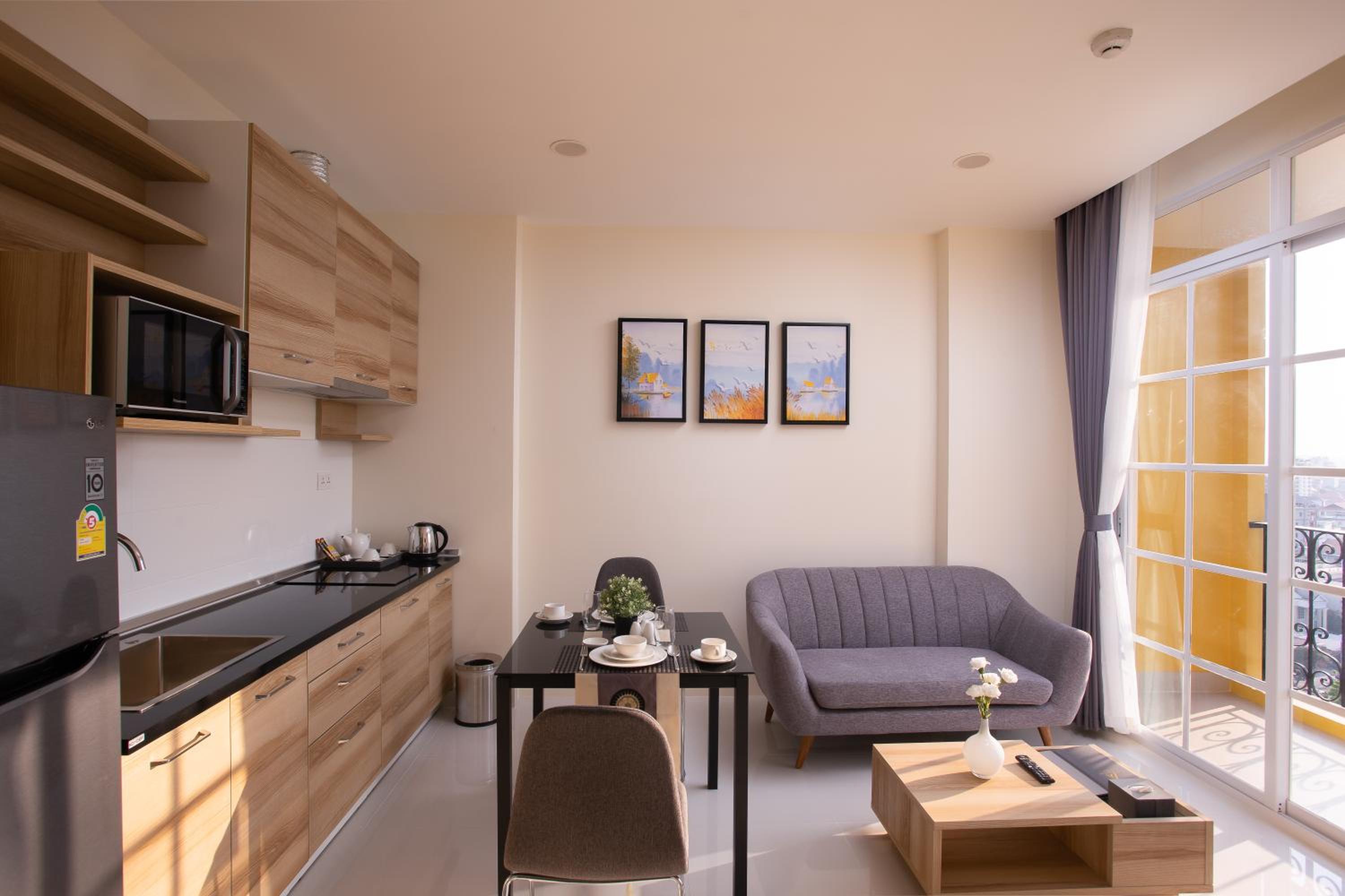 Superior One Bedroom Apartment - Photo 3