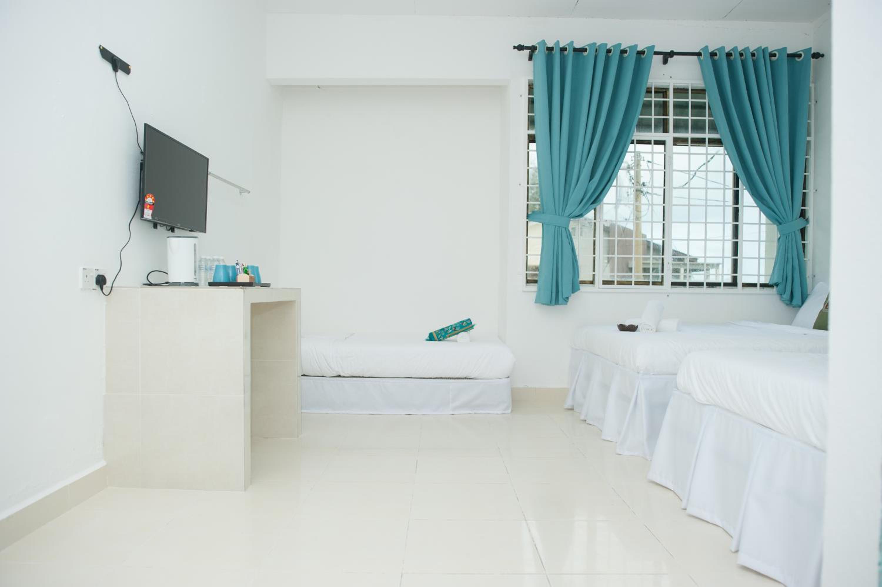 Deluxe Family Room - Photo 9