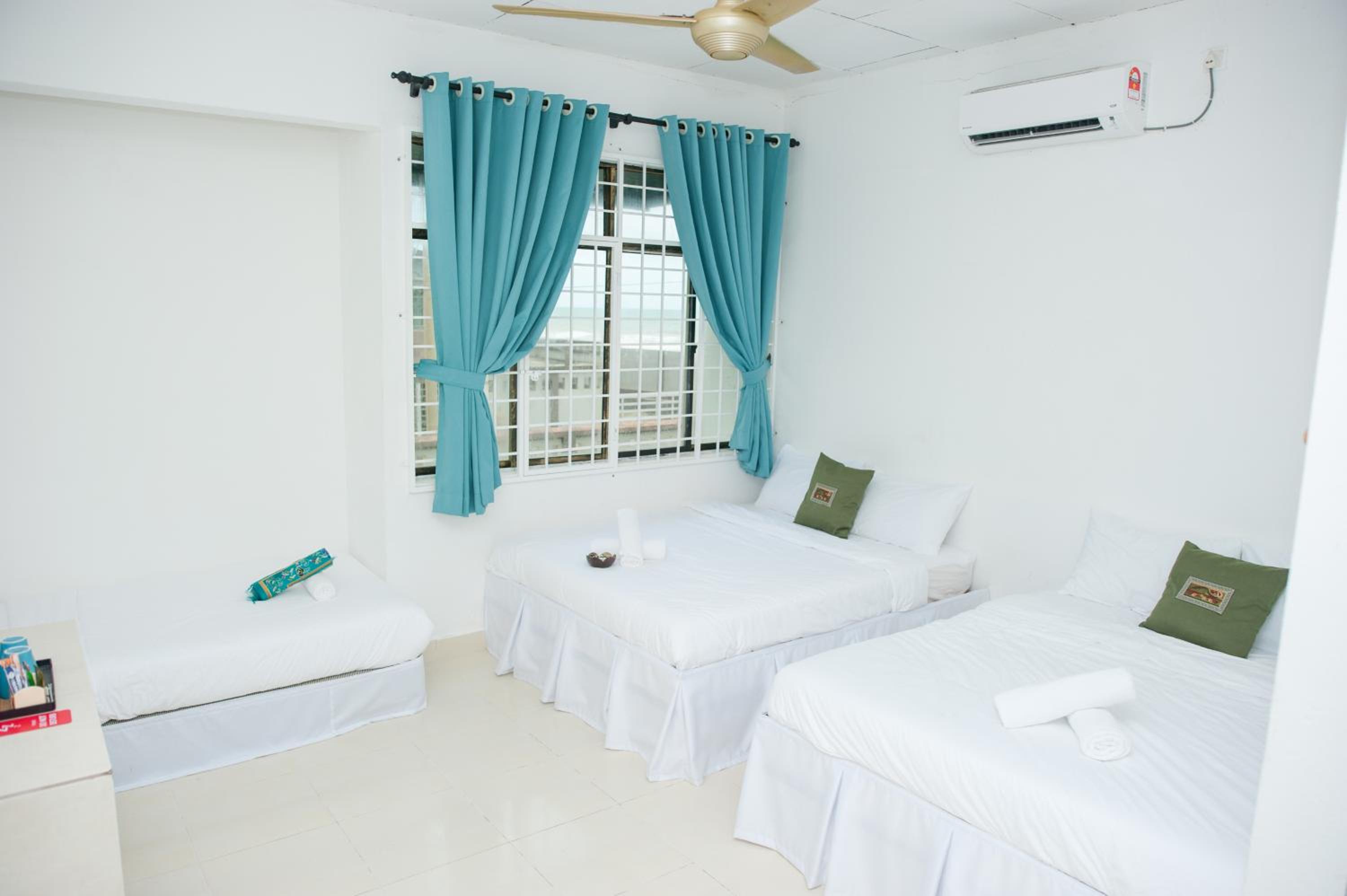 Deluxe Family Room - Photo 1