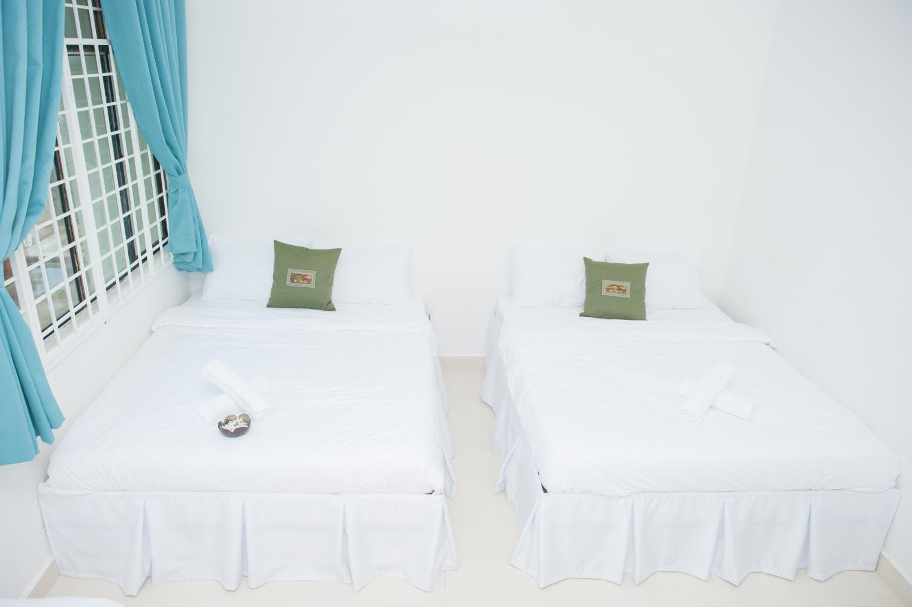 Deluxe Family Room - Photo 11