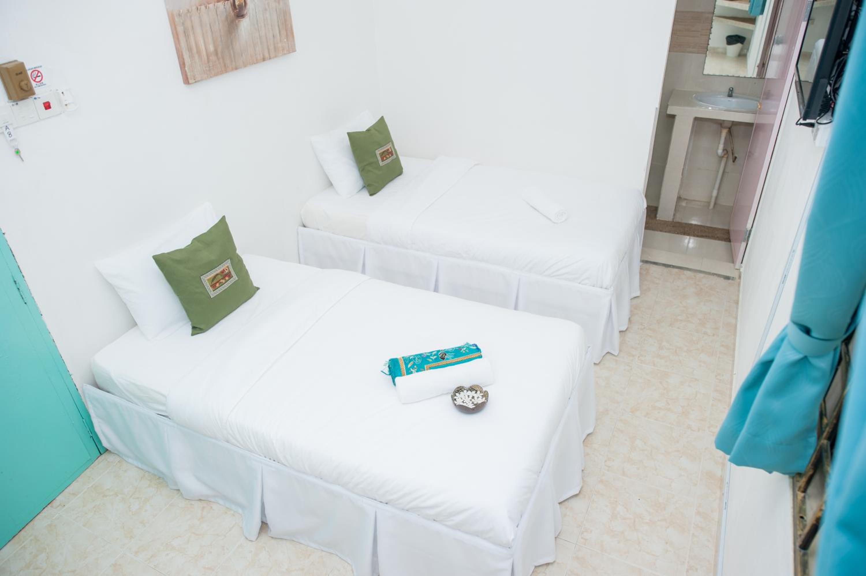 Deluxe Twin Room - Photo 9