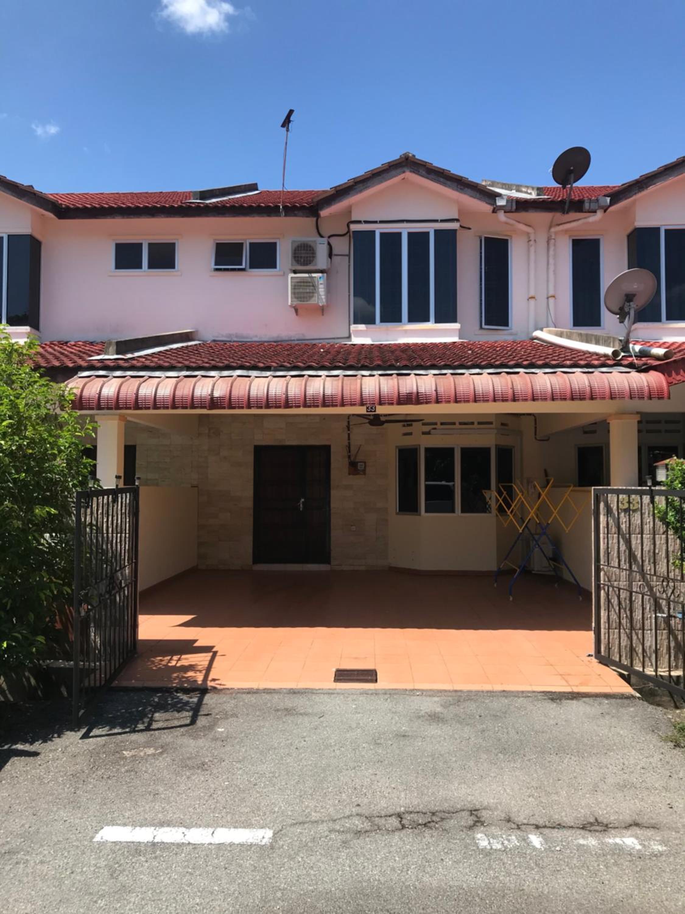Four-Bedroom House photo 1