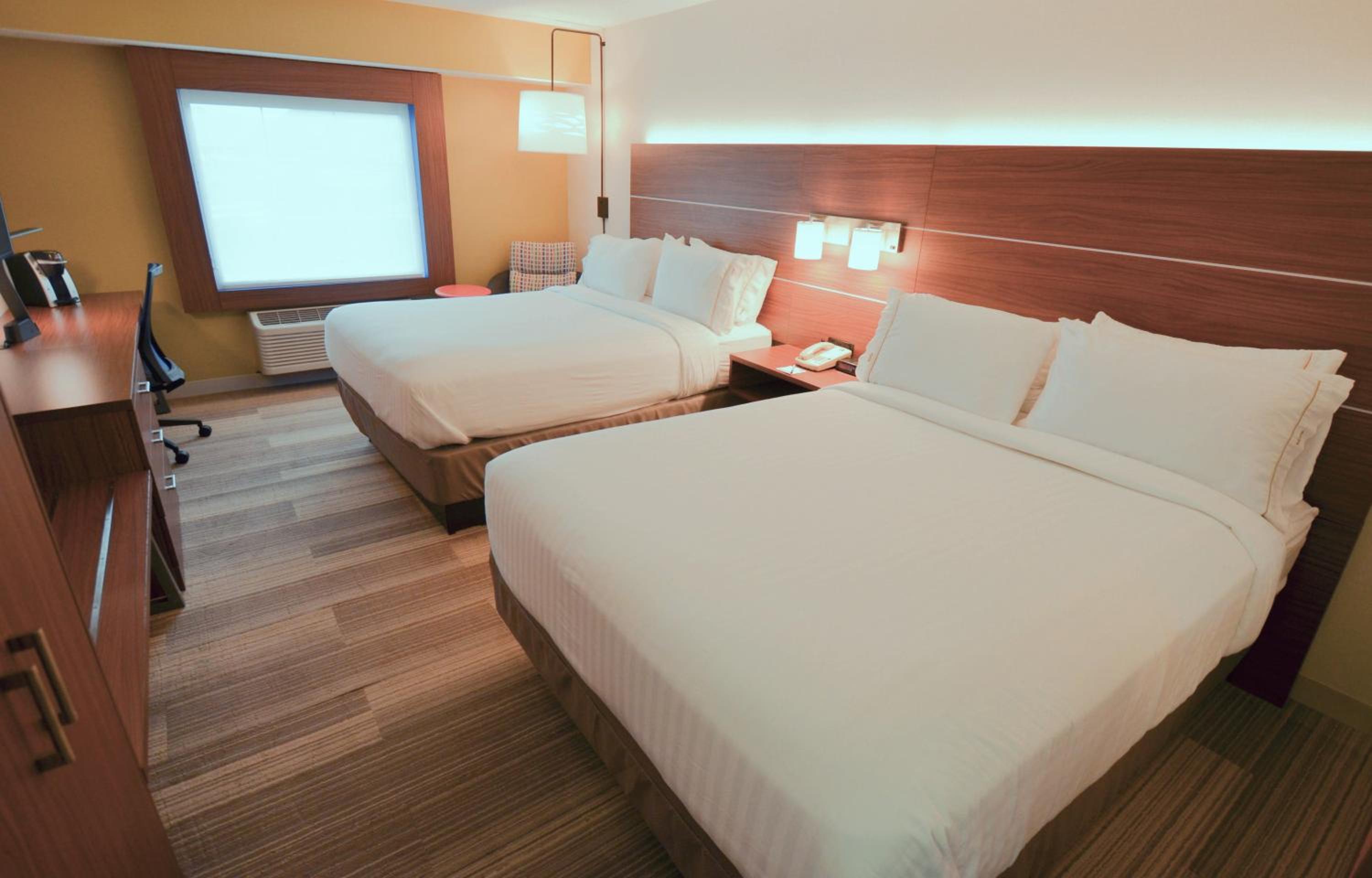 Standard Room with Two Queen Beds - Photo 1