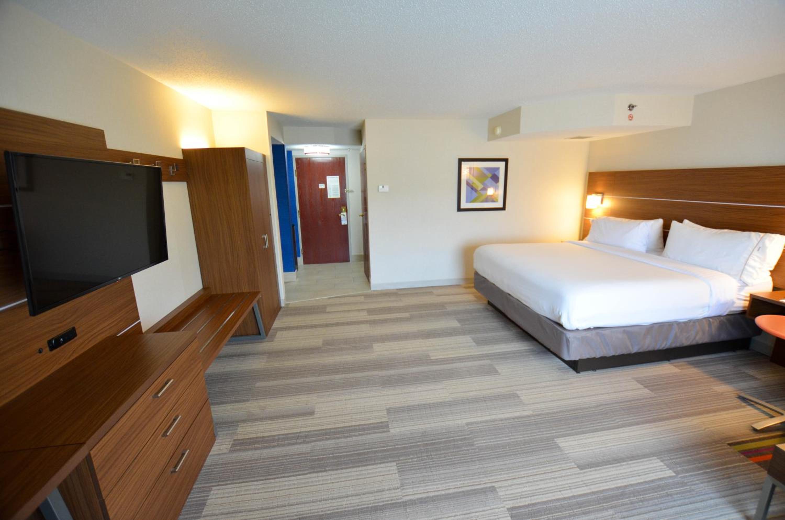 Standard King Room - Photo 1