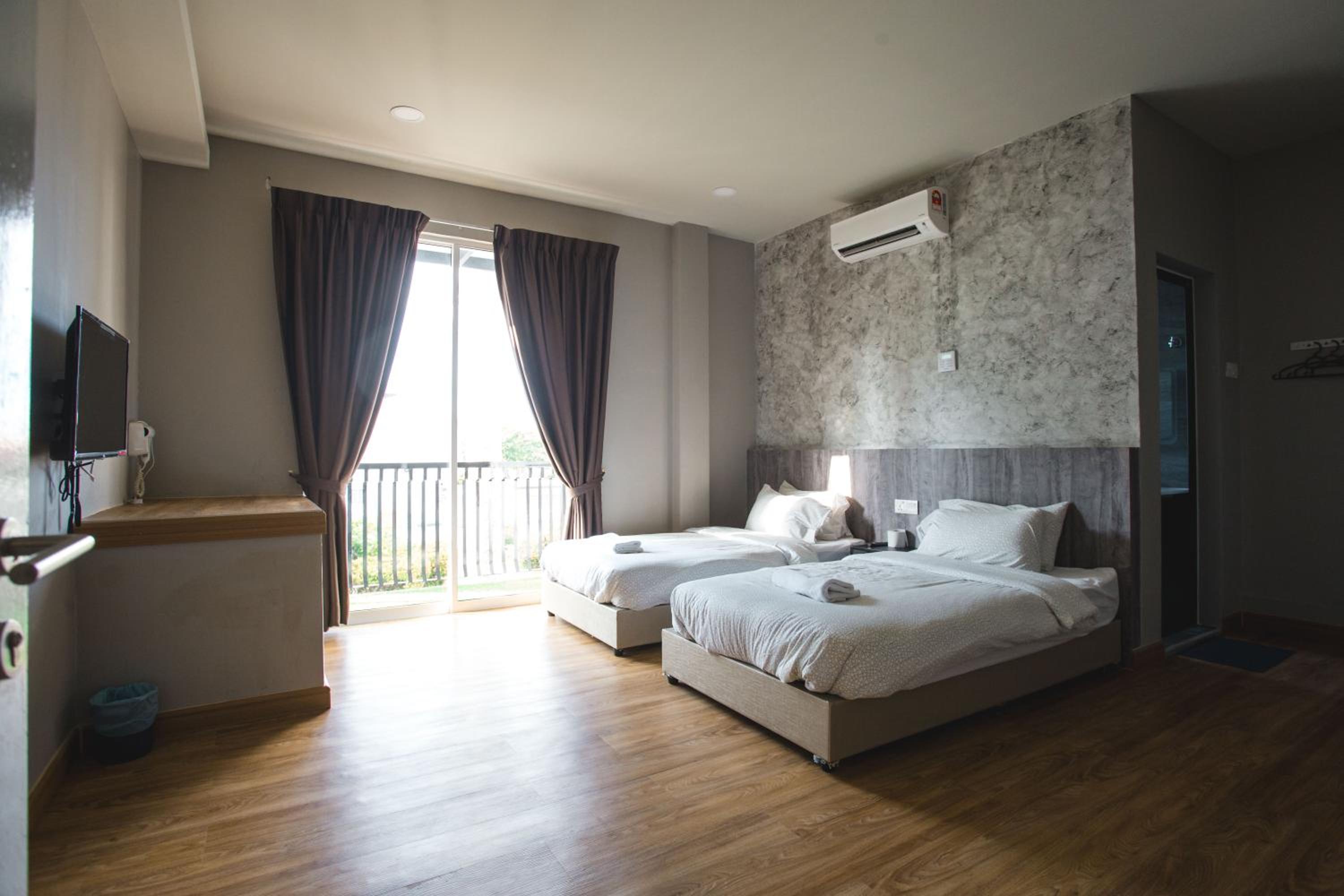 Deluxe Twin Room photo 2