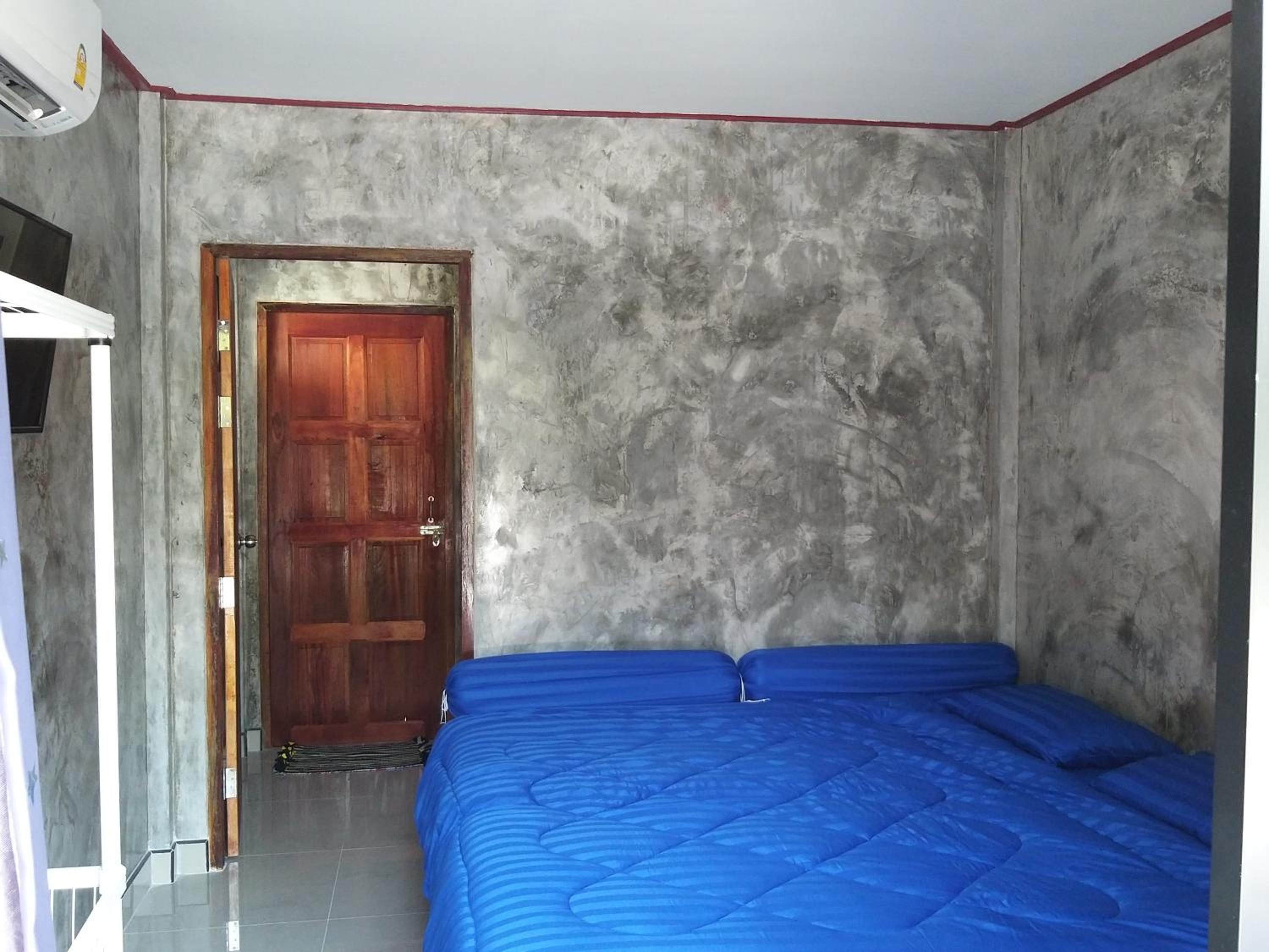 Deluxe Double Room with Balcony photo 3