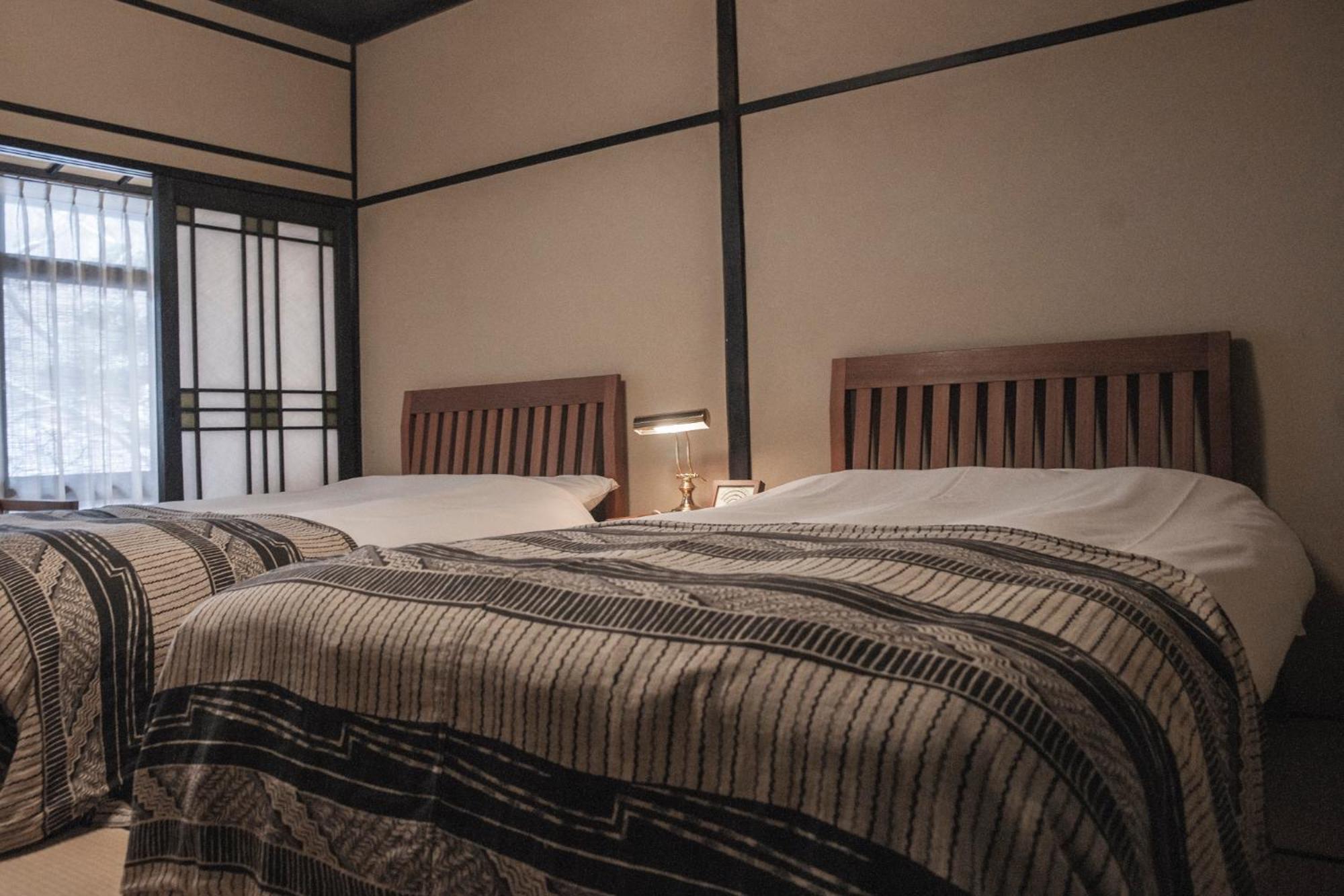 Japanese-Style Standard Western Twin bed Room with Shared Bathroom - "Chikyu"