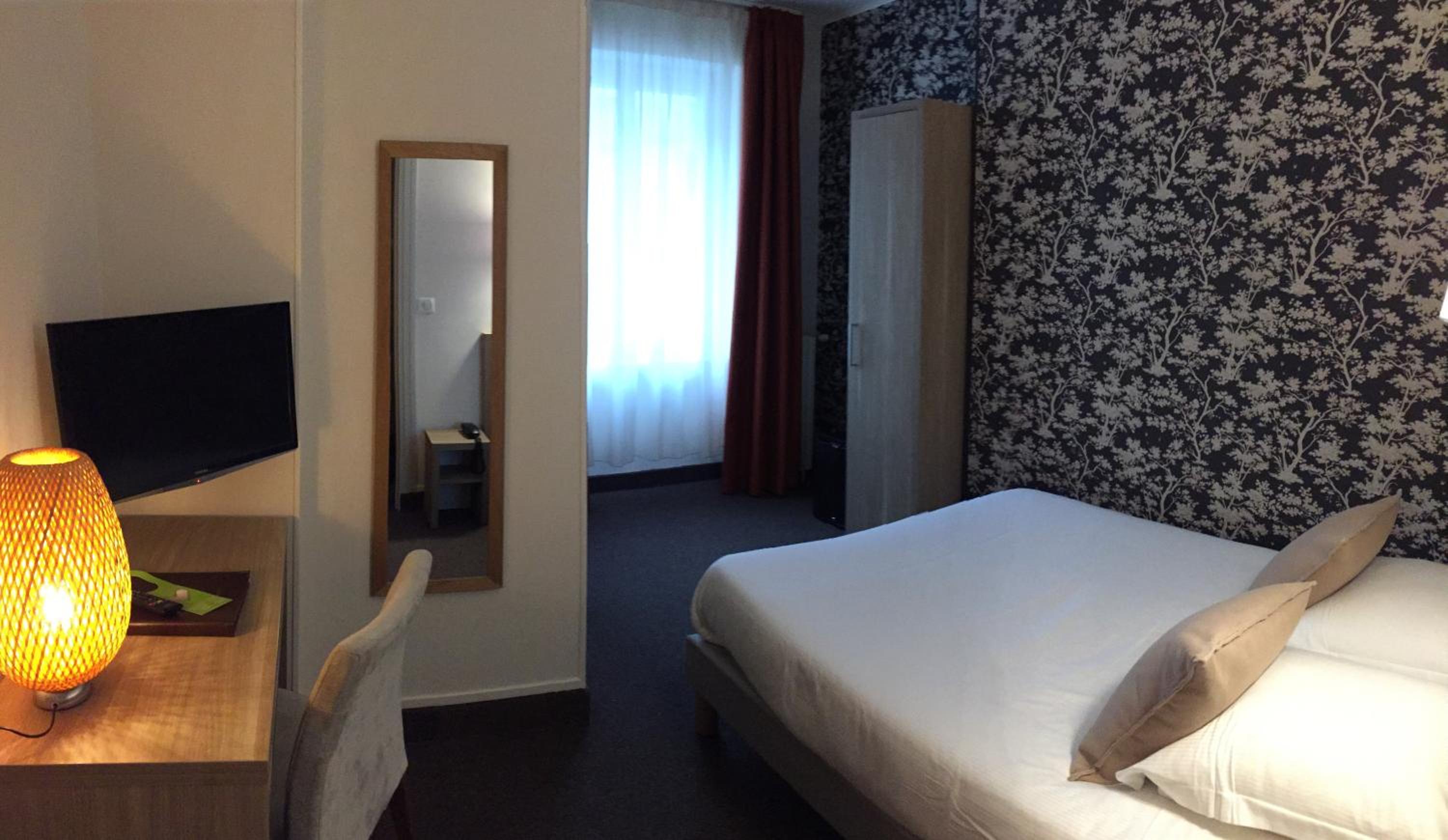 Small Double Room - Photo 2
