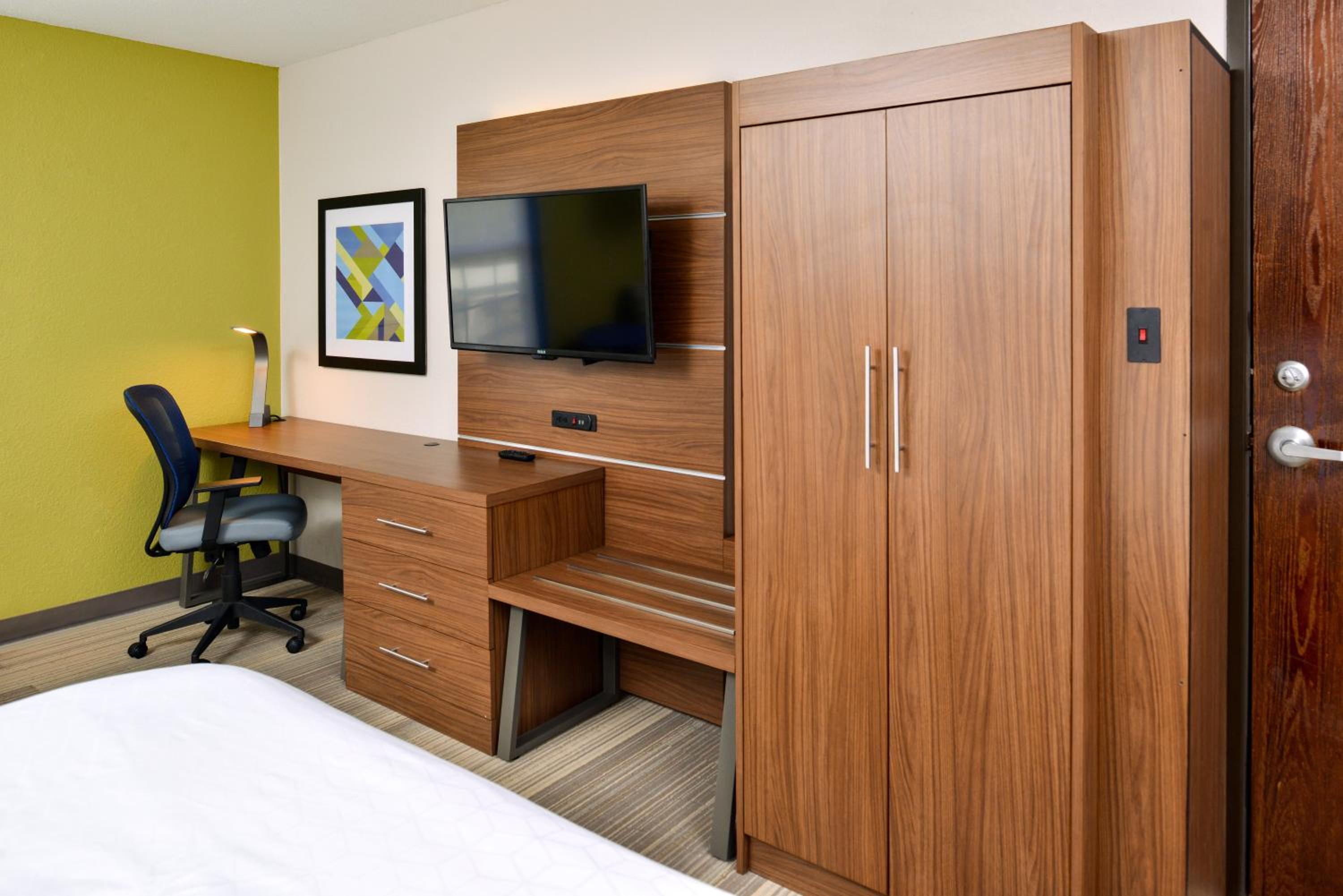 Standard King Room - Photo 1