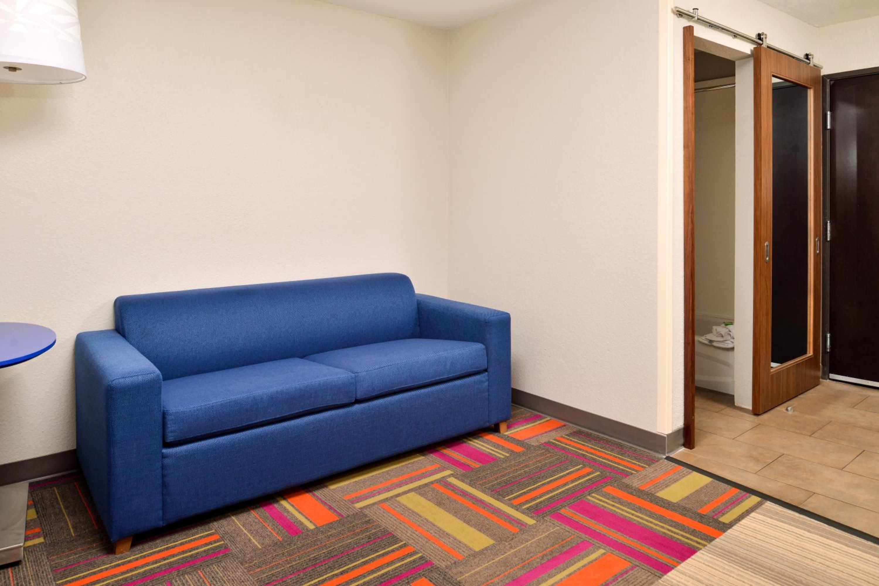 King Suite - Photo 3