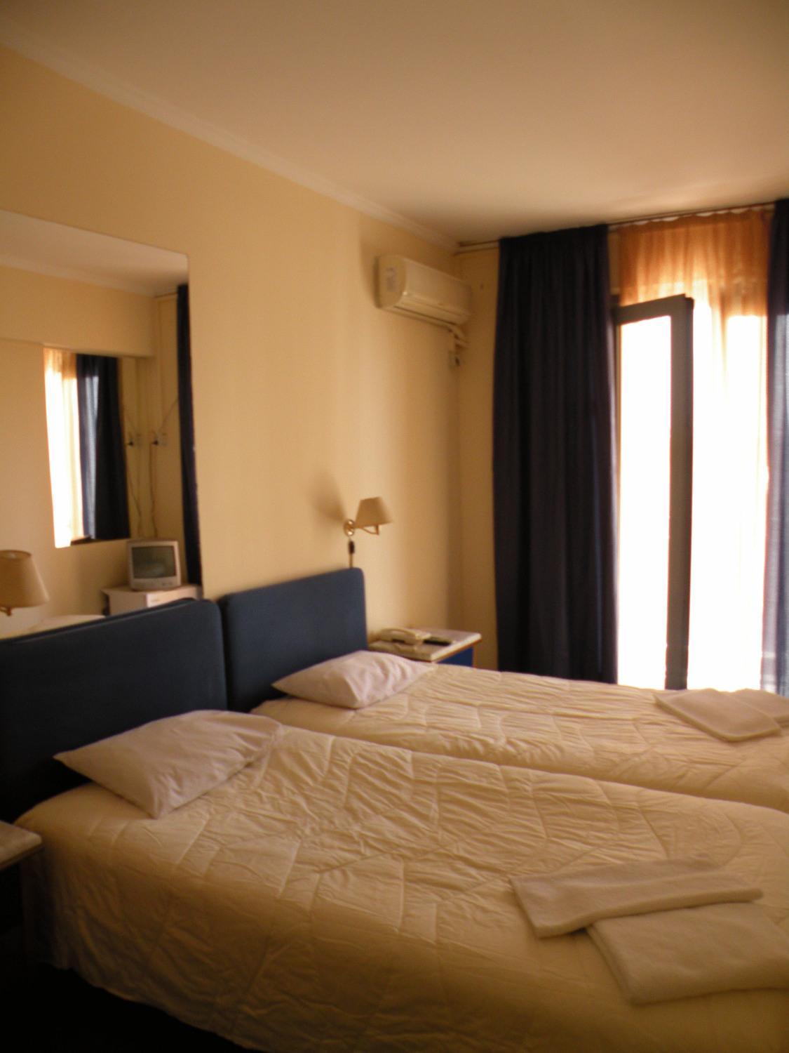 Single Room photo 2