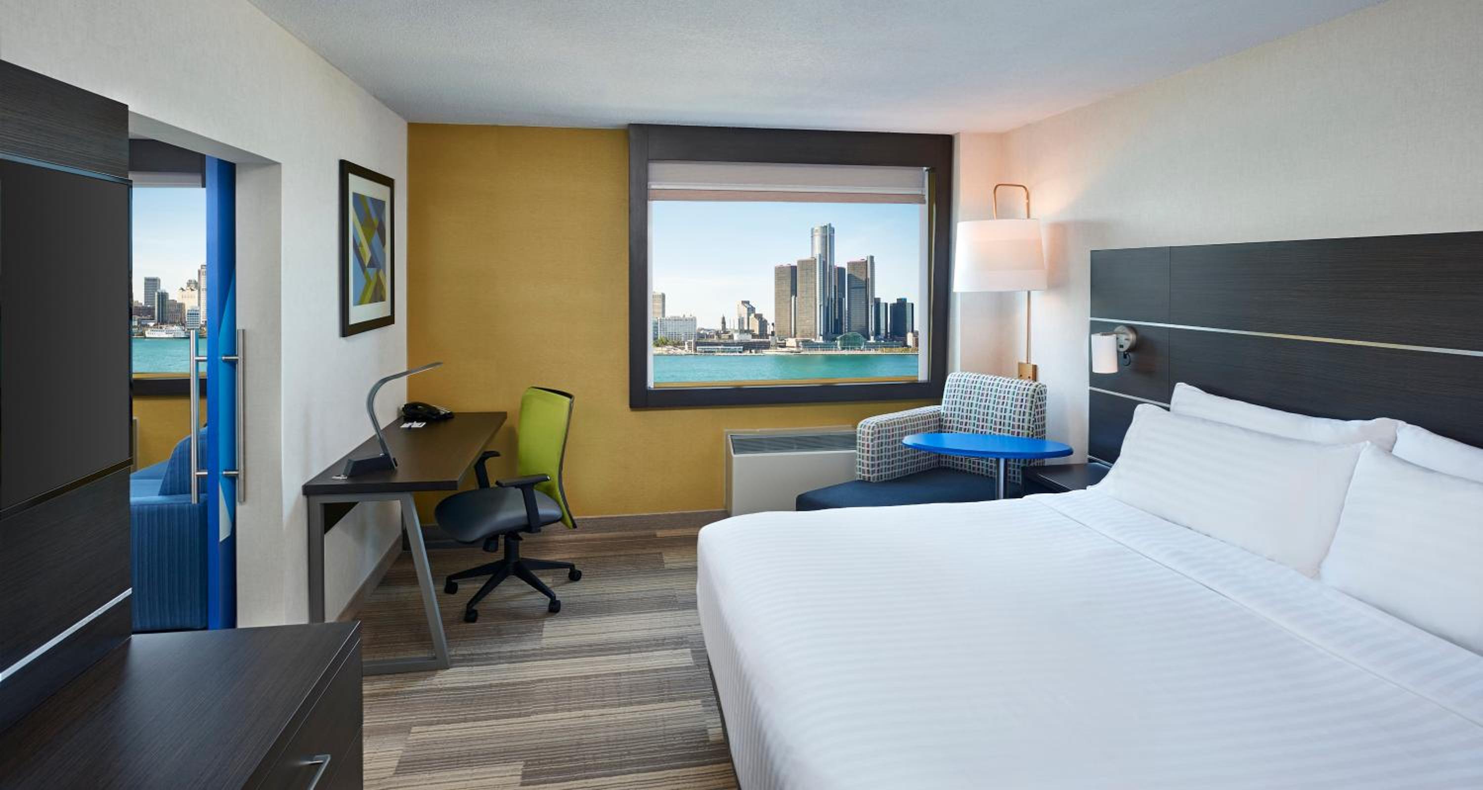 One-Bedroom Suite With River View - High Floor