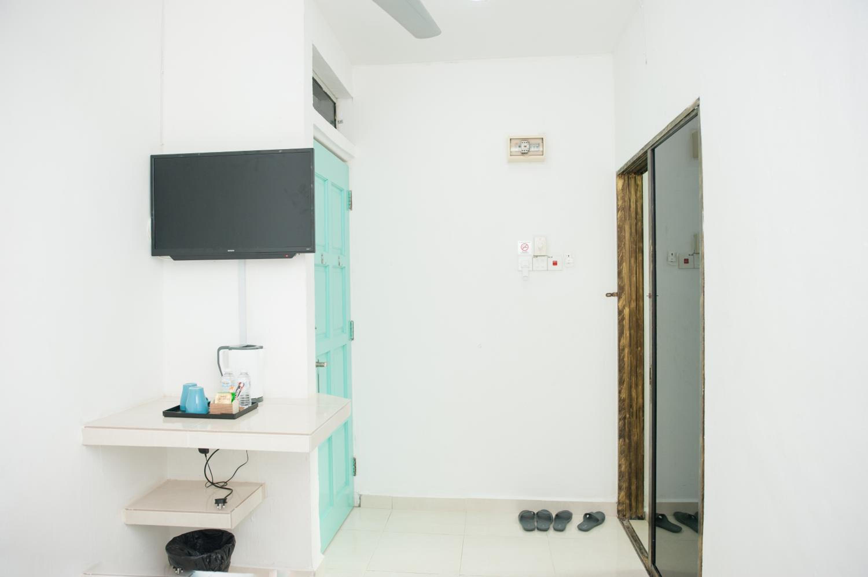 Standard Double Room - Photo 7